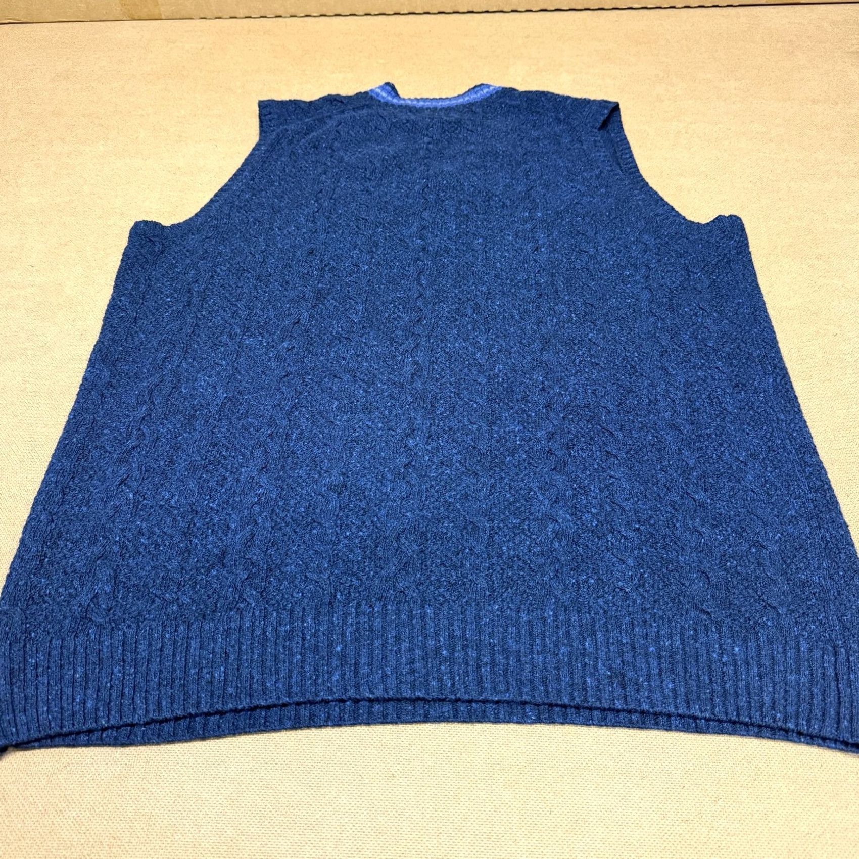 Jos. A. Bank Jos. A. Bank 1905 Mens XL Blue Sweater Vest Cable Knit V Neck Pullover Classic Size US XL / EU 56 / 4 - 5 Thumbnail