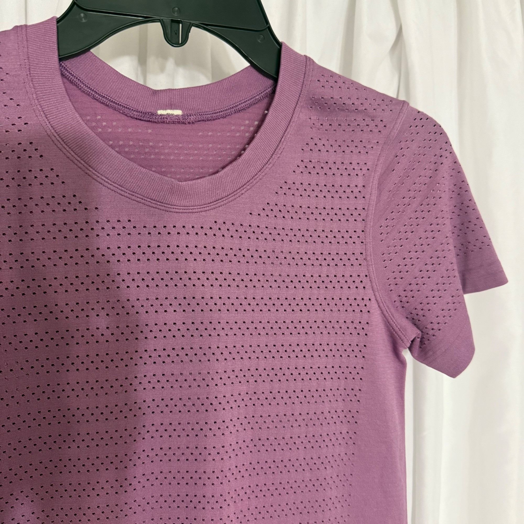 Lululemon Lululemon Swiftly Breathe Wisteria Purple Short Sleeve Shirt Size S / US 4 / IT 40 - 5 Thumbnail