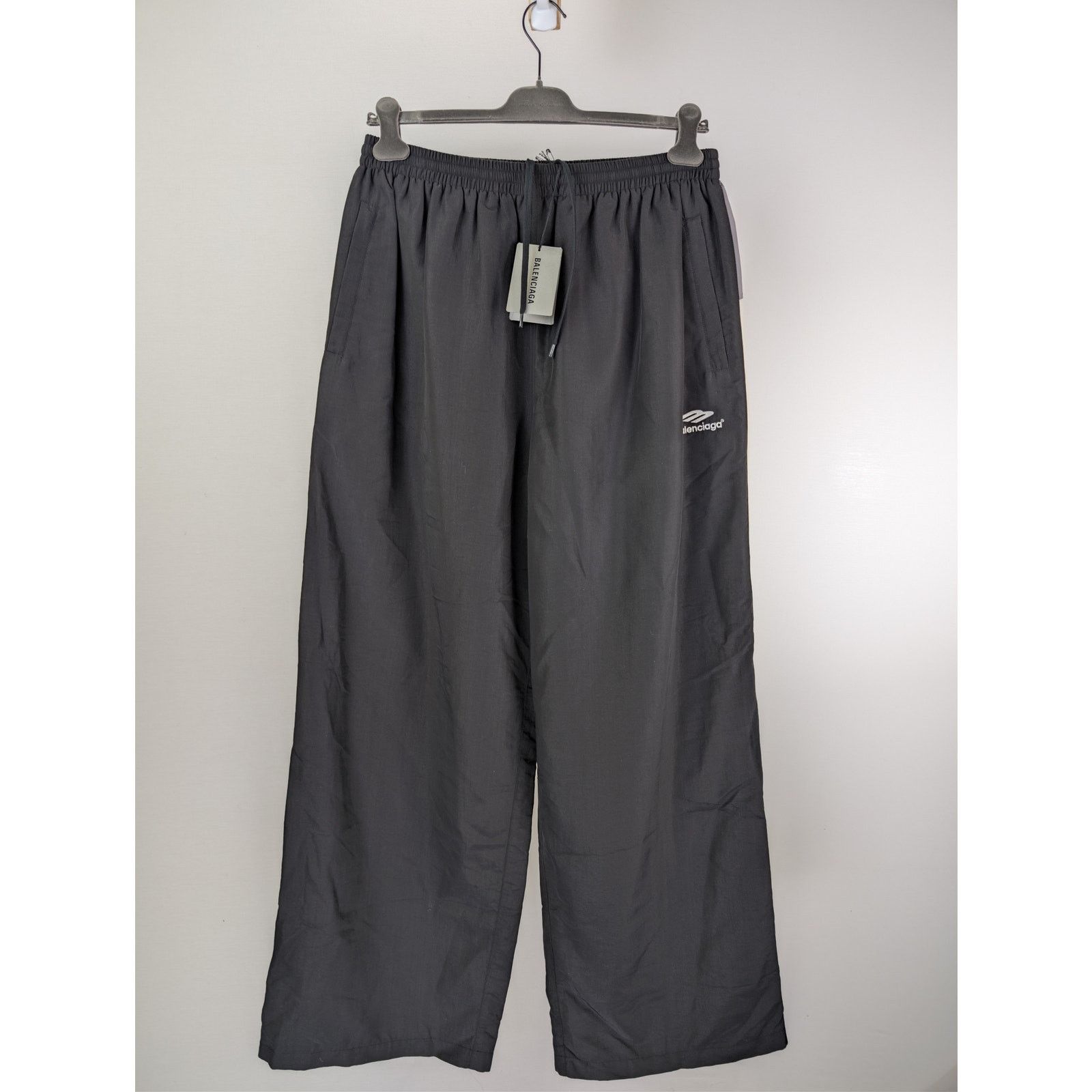 Balenciaga o1rshd1 Nylon Medium Fit Tracksuit Sweatpants Trousers Black Size US 36 / EU 52 - 2 Thumbnail