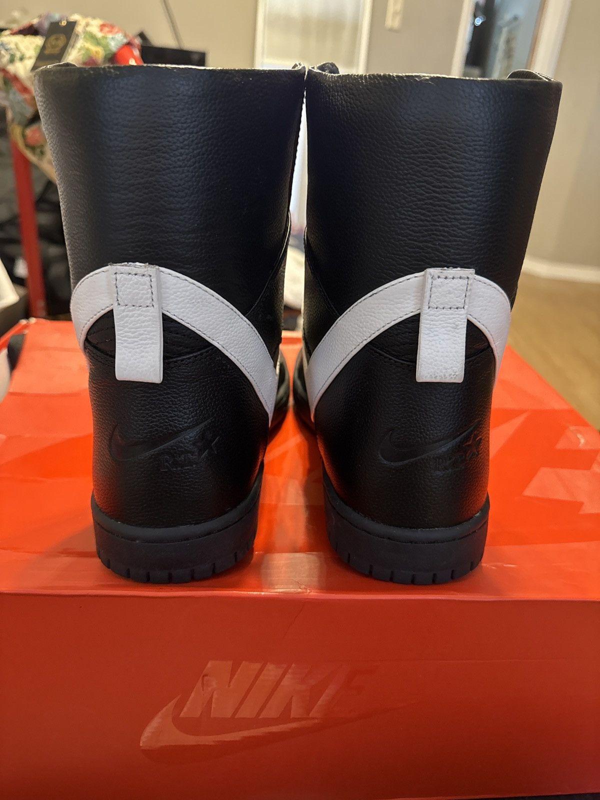 Nike Dunk Lux High x Riccardo Tisci Size US 10.5 / EU 43-44 - 2 Thumbnail