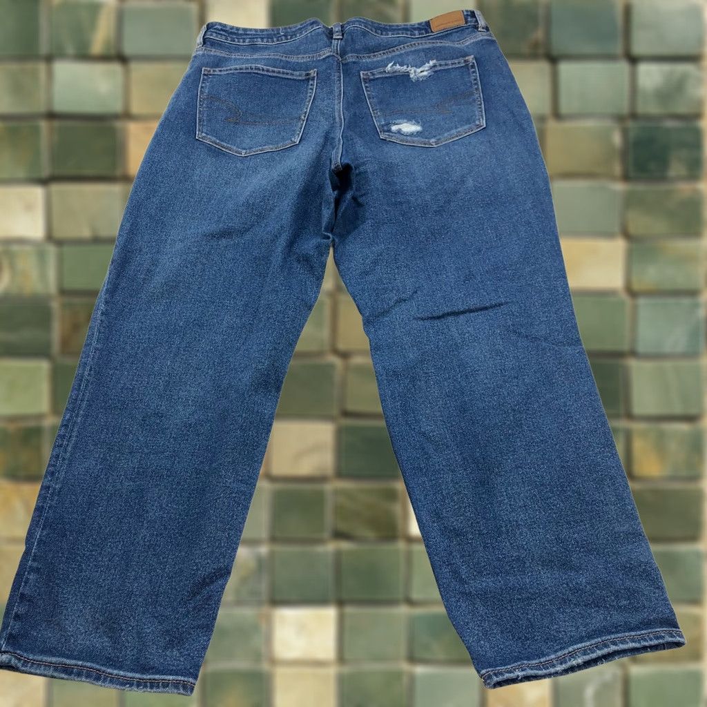American Eagle Outfitters American Eagle Outfitters Mom Straight Jean 18 High Rise Stretch Denim Blue 37W 27L Adult Womens Jeans Regular Stretch Belt Loops 5-Pocket Size 40" / US 18 - 1 Thumbnail