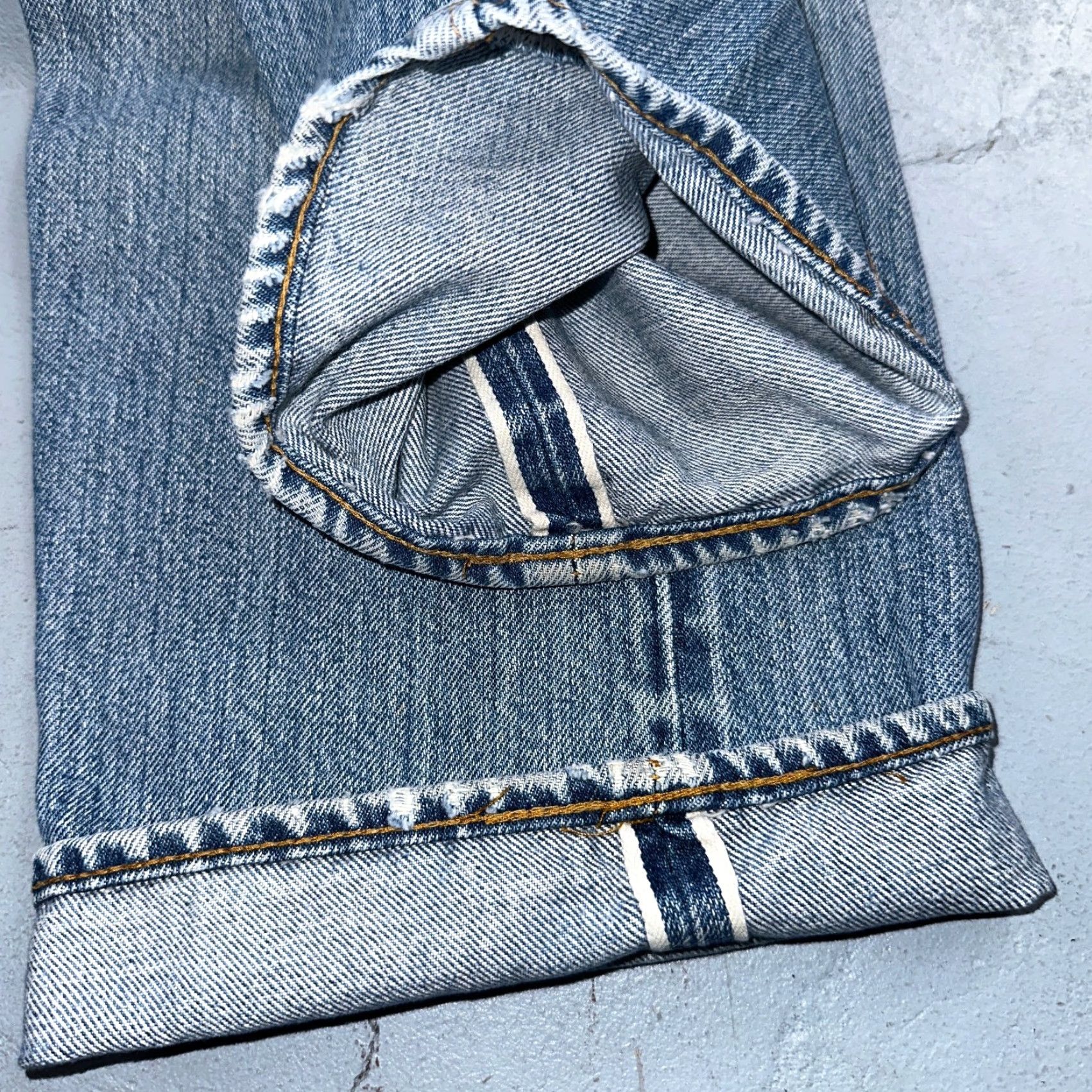 Levi's VINTAGE Levi's 501 Jeans Mens 36x36 Light Wash 80s USA Straight Distressed Cotton Core Size US 36 / EU 52 - 4 Thumbnail