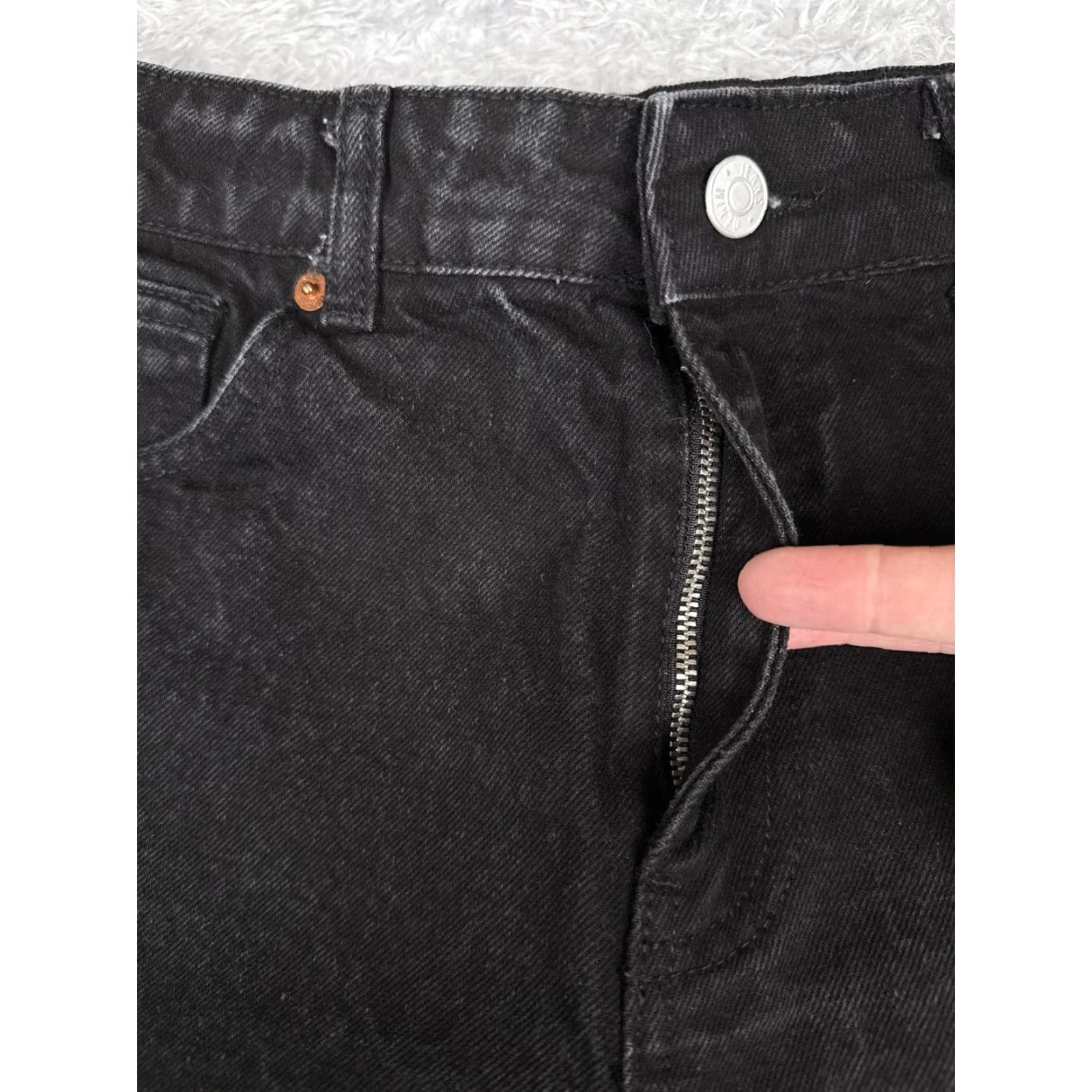 Denime Black Jeans Womens 28x32 Relaxed Wide Straight Leg Raw Hem Distressed Denim Size 28" / US 6 / IT 42 - 5 Thumbnail