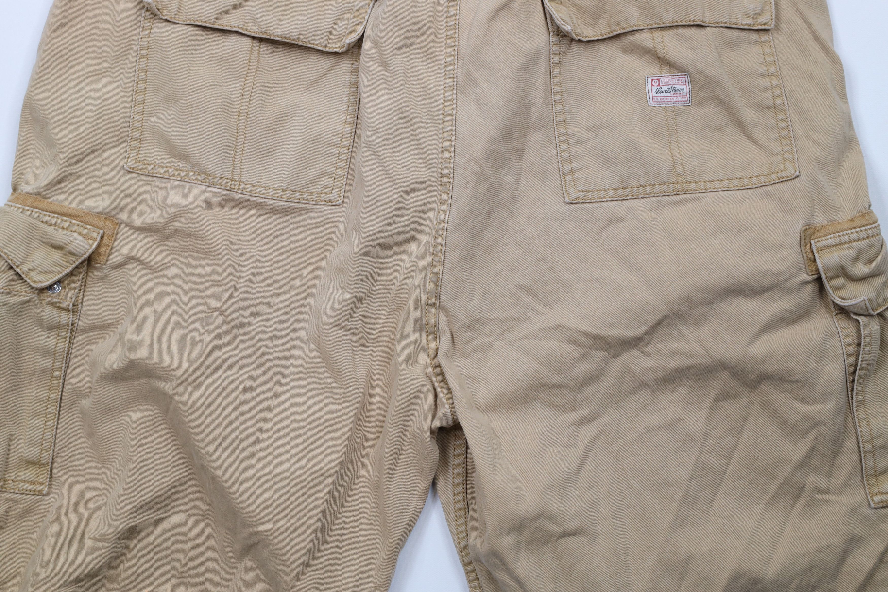 Levi's × Vintage Vintage Y2K 2004 Levis Faded Baggy Fit Cargo Shorts Beige Size US 44 / EU 60 - 12 Thumbnail