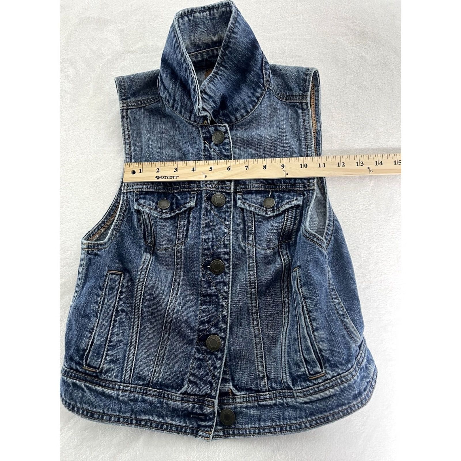 American Eagle Outfitters VINTAGE American Eagle Outfitters Denim Vest Women’s Medium Wash Pockets Button Short Sleeveless Blue Womens Size M / US 6-8 / IT 42-44 - 4 Thumbnail