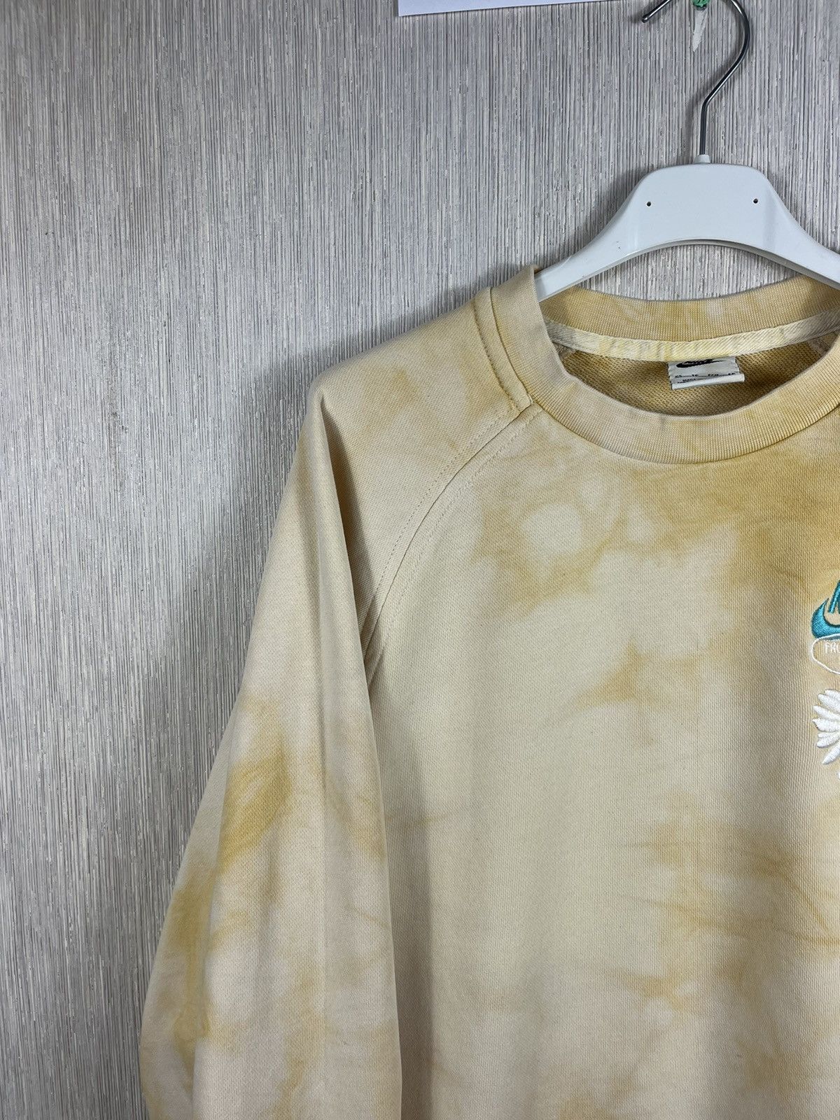 Nike Nike french terry tie dye crewneck sweatshirt daisy logo y2k Size US XS / EU 42 / 0 - 4 Thumbnail