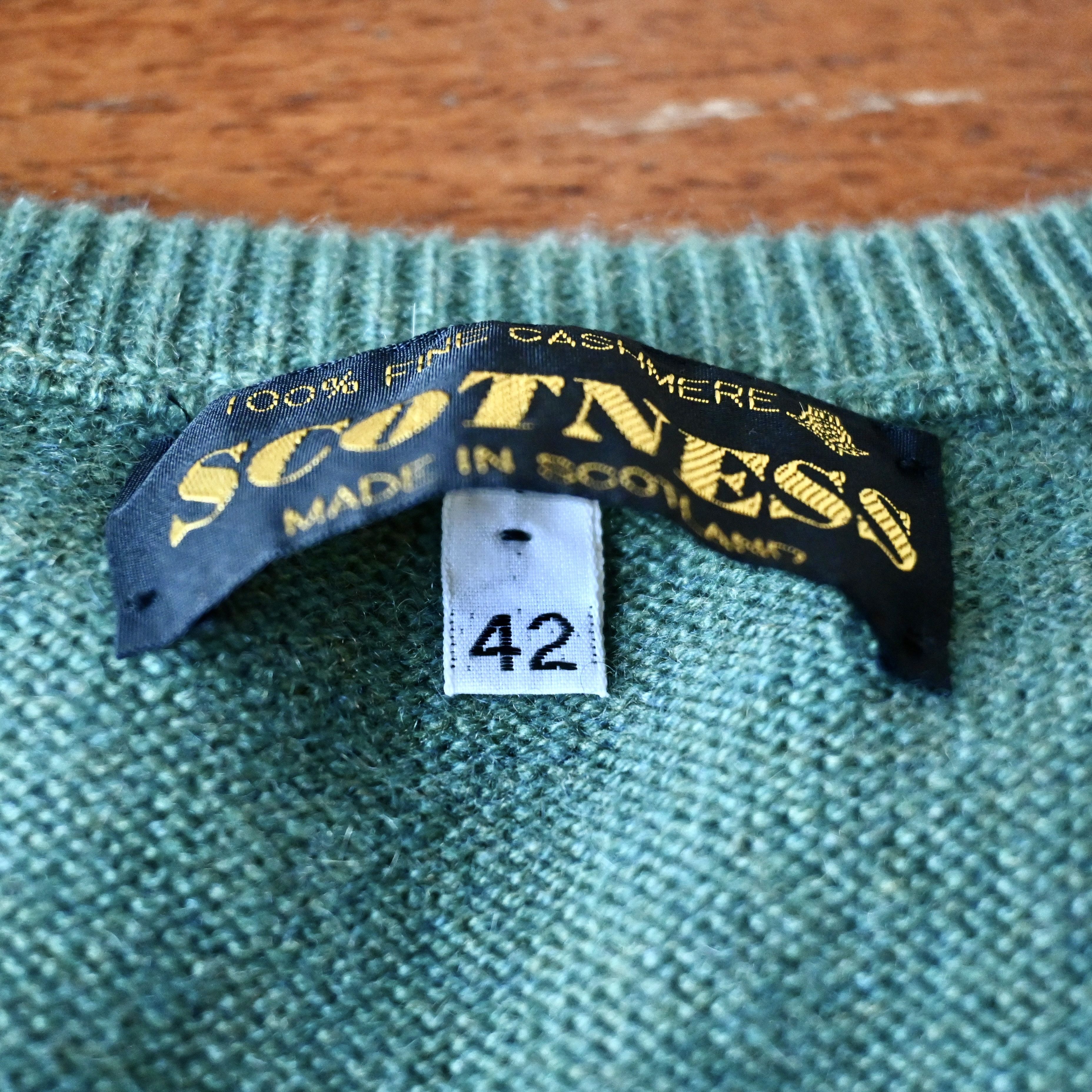 VTG 1990s SCOTNESS pure cashmere sweater, made in Scotland