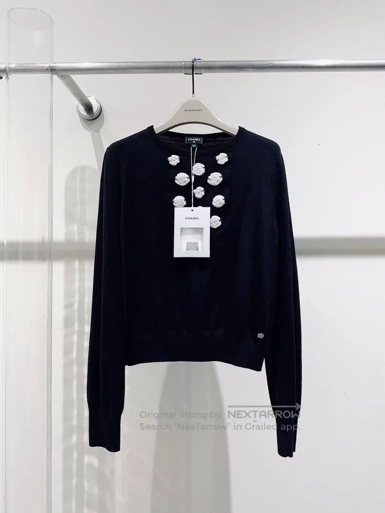 Chanel Chanel 23K three-dimensional camelia sweater Size S / US 4 / IT 40 - 1 Thumbnail
