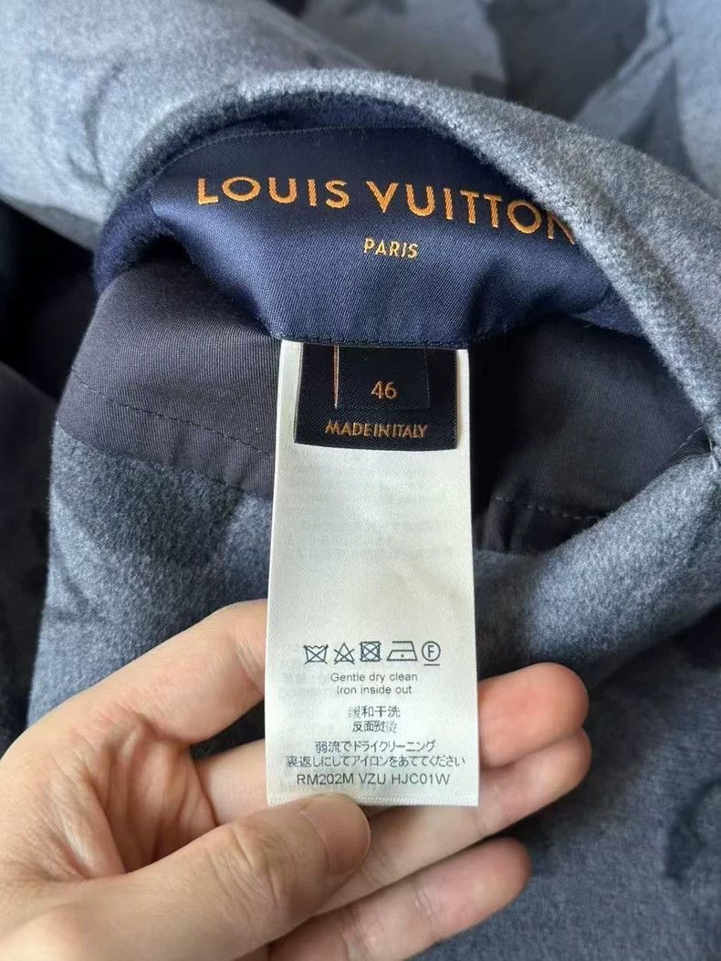 Louis Vuitton Louis Vuitton Camouflage full-print reversible coat Size US S / EU 44-46 / 1 - 5 Thumbnail