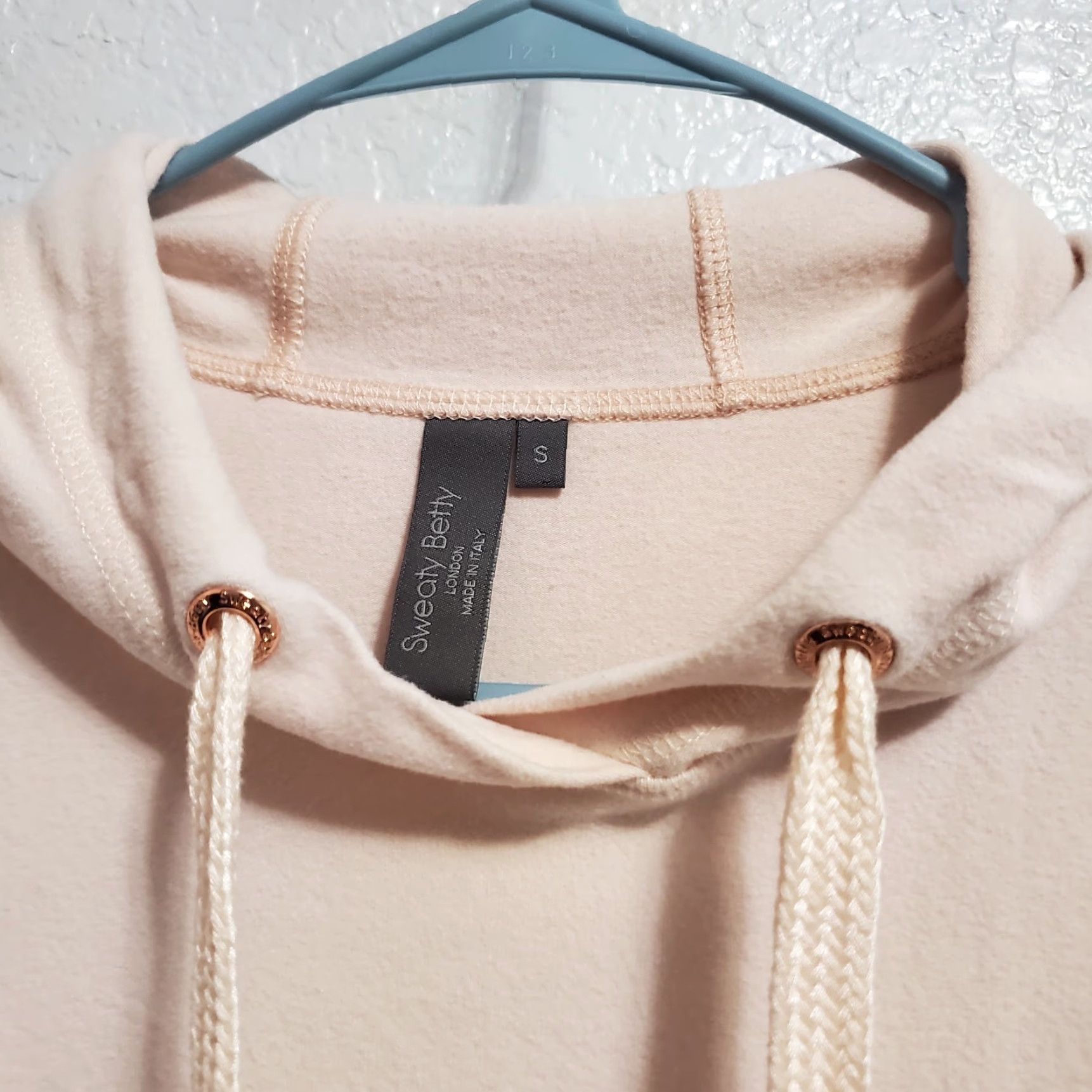 Sweaty Betty VINTAGE Sweaty Betty Shirt Women S Pink Dolman Short Sleeve Hoodie Athleisure Pullover Kangaroo Pocket Sports Size S / US 4 / IT 40 - 5 Thumbnail