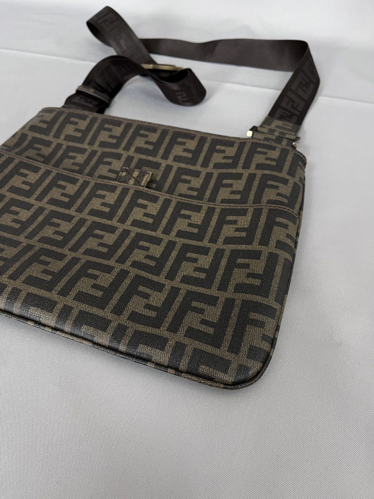 Fendi FENDI FF Monogram Canvas Messenger Bag. Size ONE SIZE - 15 Thumbnail