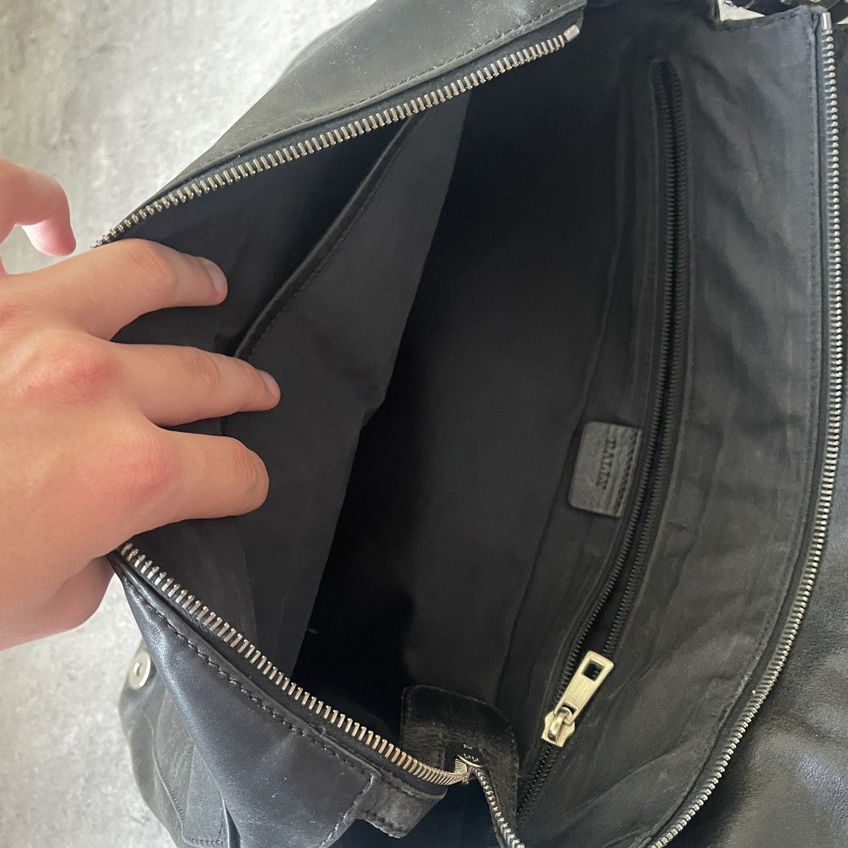 Bally × Genuine Leather Vintage Bally Leather Messenger Crossbody Shoulder Bag Size ONE SIZE - 10 Thumbnail