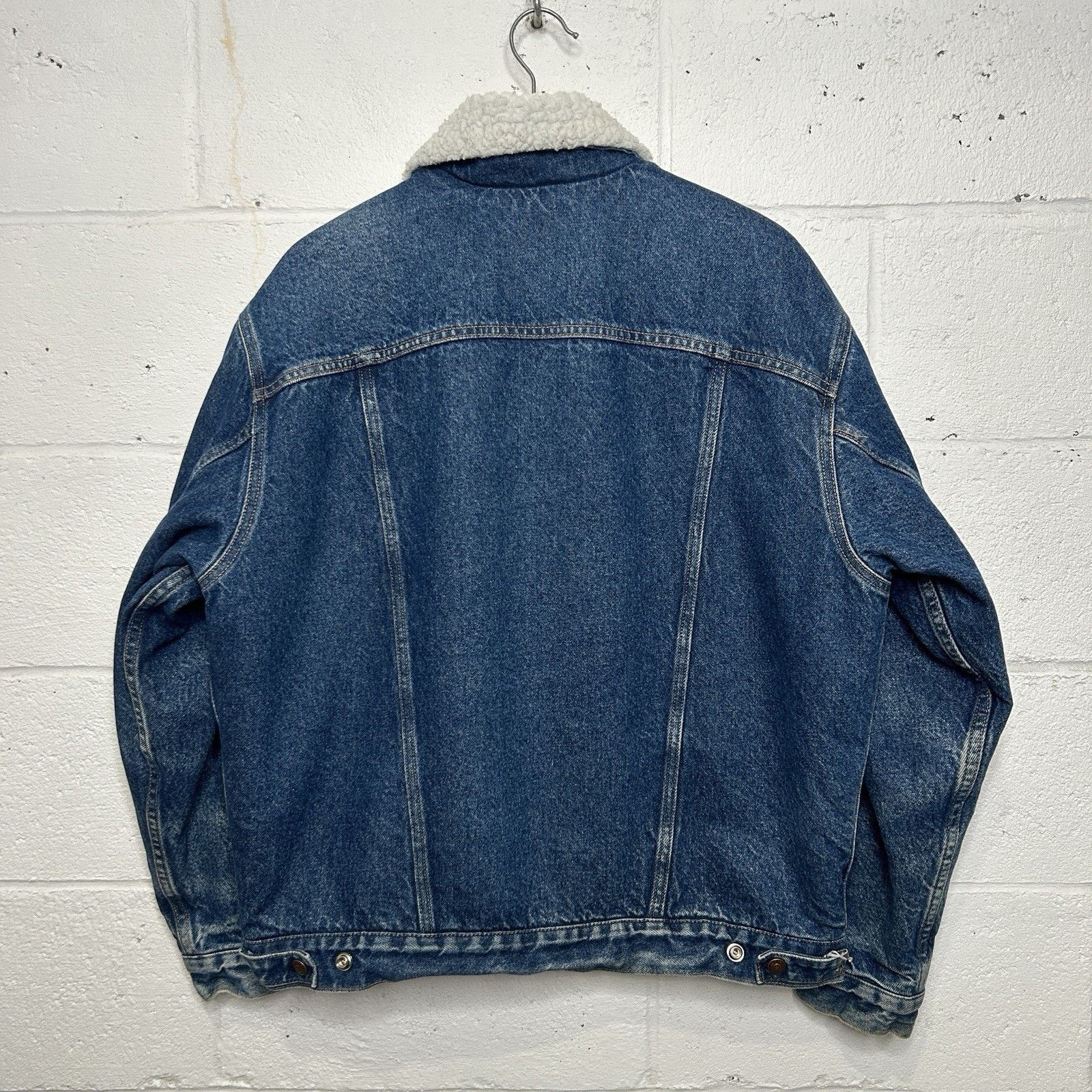 Levi's Vintage Levi's Sherpa-Lined Denim Trucker Jacket “Dark Wash” Size US M / EU 48-50 / 2 - 2 Thumbnail