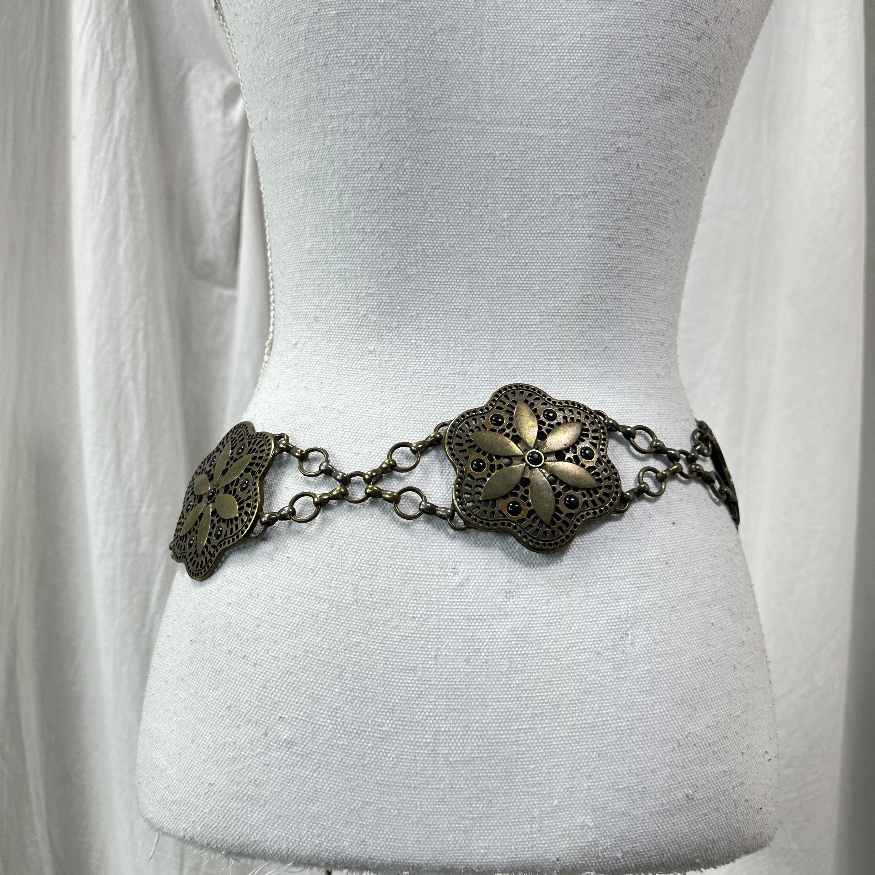 Vintage Vintage Avant Garde Metal Chained Flowers Belt Y2K Size ONE SIZE - 2 Thumbnail