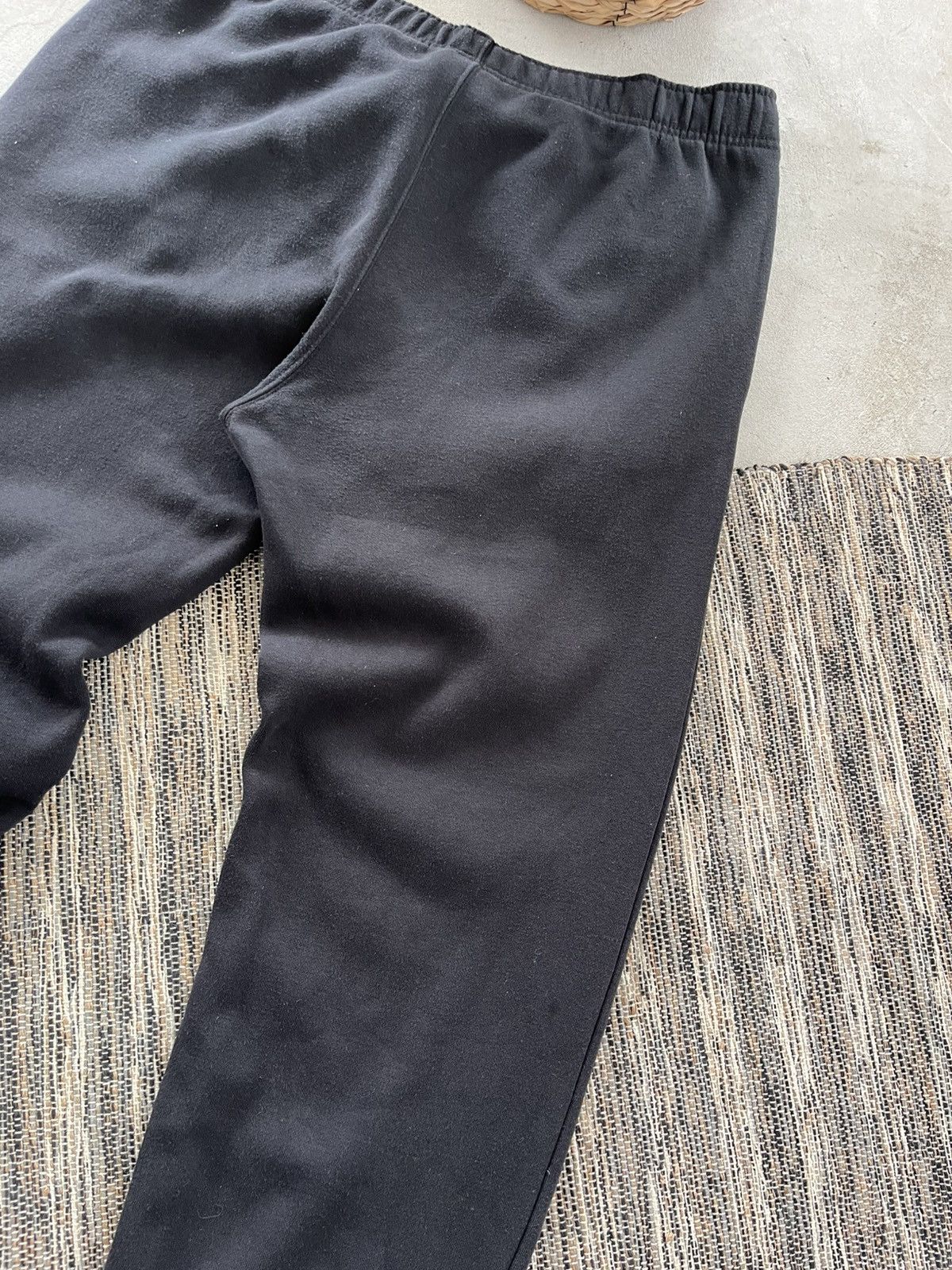 Champion Vintage Champion Fleece Track Pants Black Basic Sweatpants Size US 38 / EU 54 - 14 Thumbnail