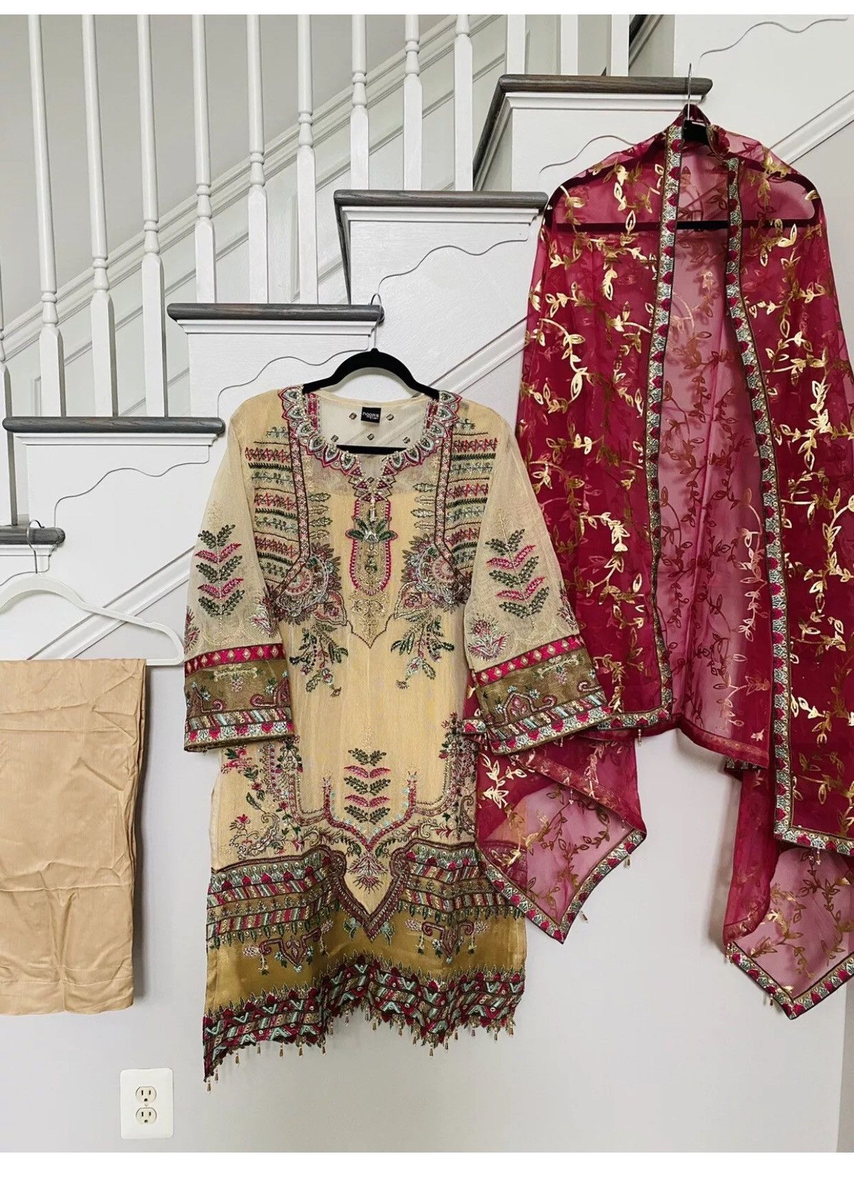 Other NWT Pakistani Indian Women Designer Heavy Work 3 pc suit Size M / US 6-8 / IT 42-44 - 1 Thumbnail