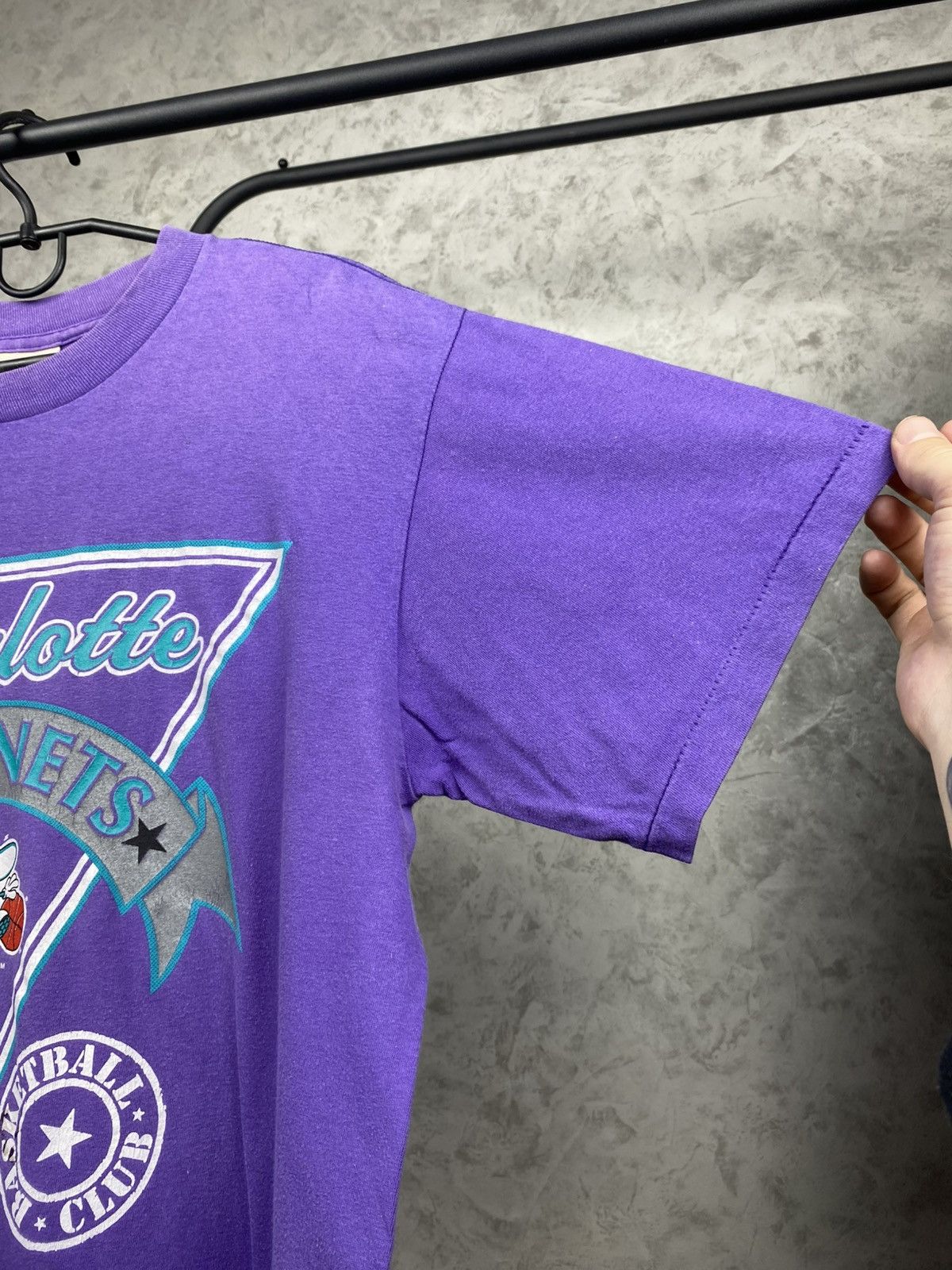 NBA × Nutmeg Vintage 1988 Charlotte Hornets Nutmeg Mills T-Shirt Size US XL / EU 56 / 4 - 6 Thumbnail