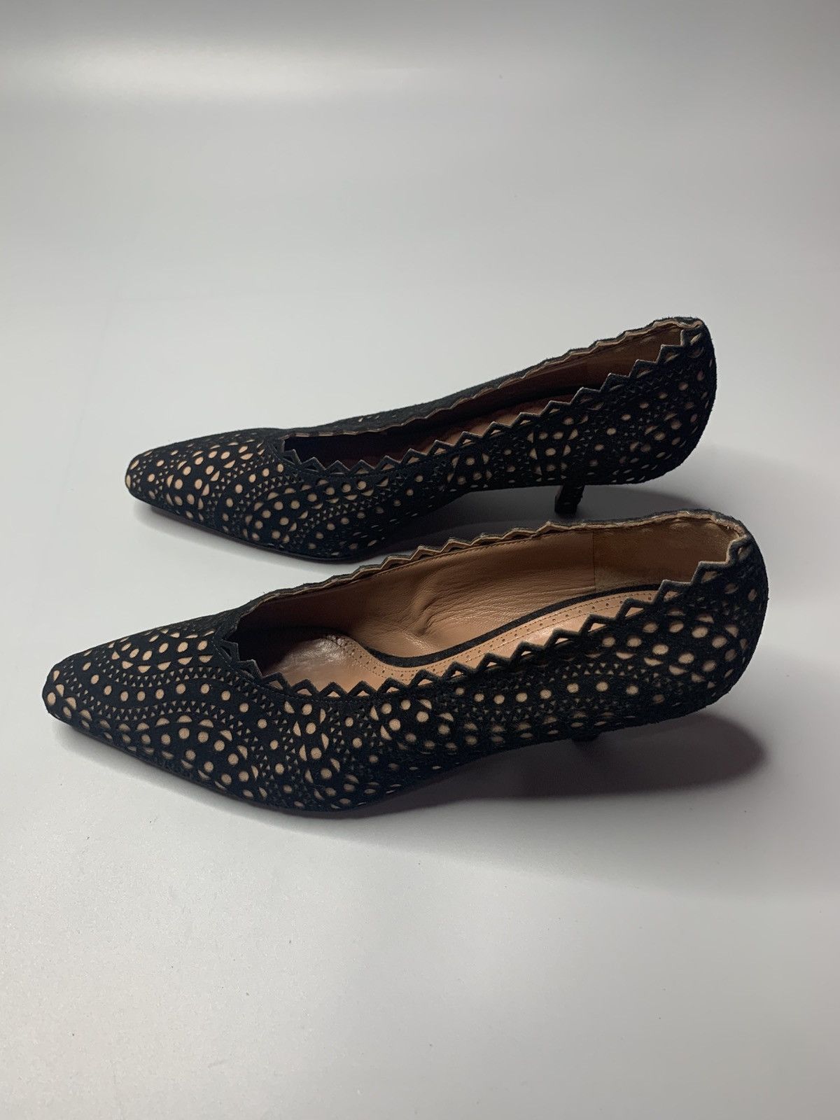 Alaia Alaia Lazer Cut Suede Pumps Size US 7 / IT 37 - 5 Thumbnail