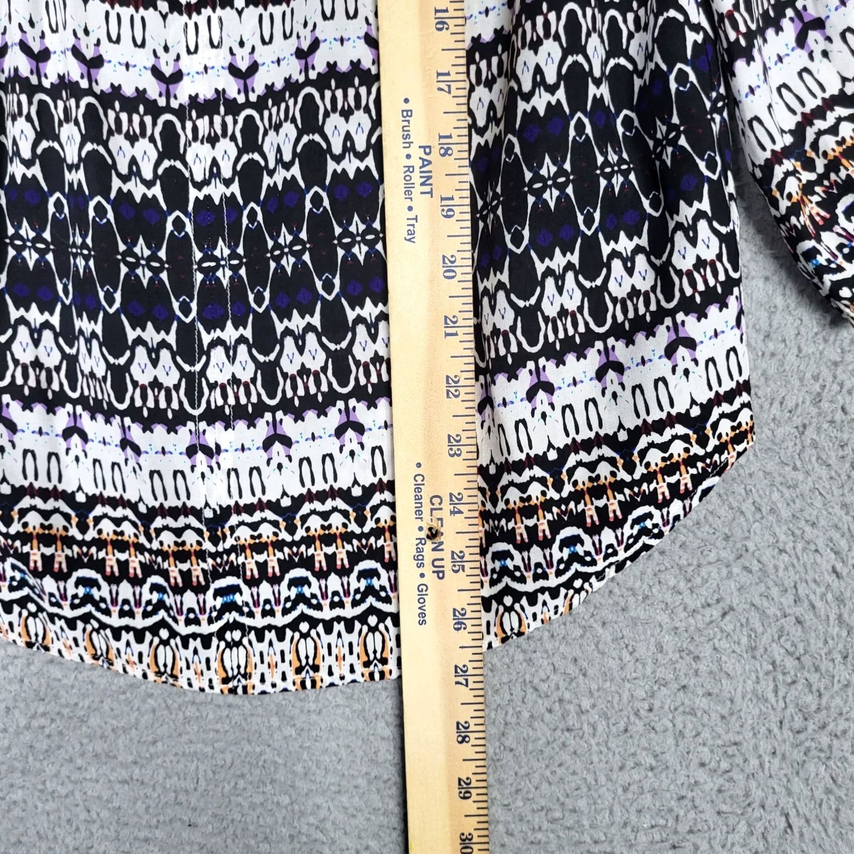 Velvet Velvet BY GRAHAM & SPENCER Abstract Print Women's V-neck Blouse M Multicolor Long Sleeve Shirt Womens Regular Size M Velvet BY GRAHAM & SPENCERMADE Size M / US 6-8 / IT 42-44 - 4 Thumbnail