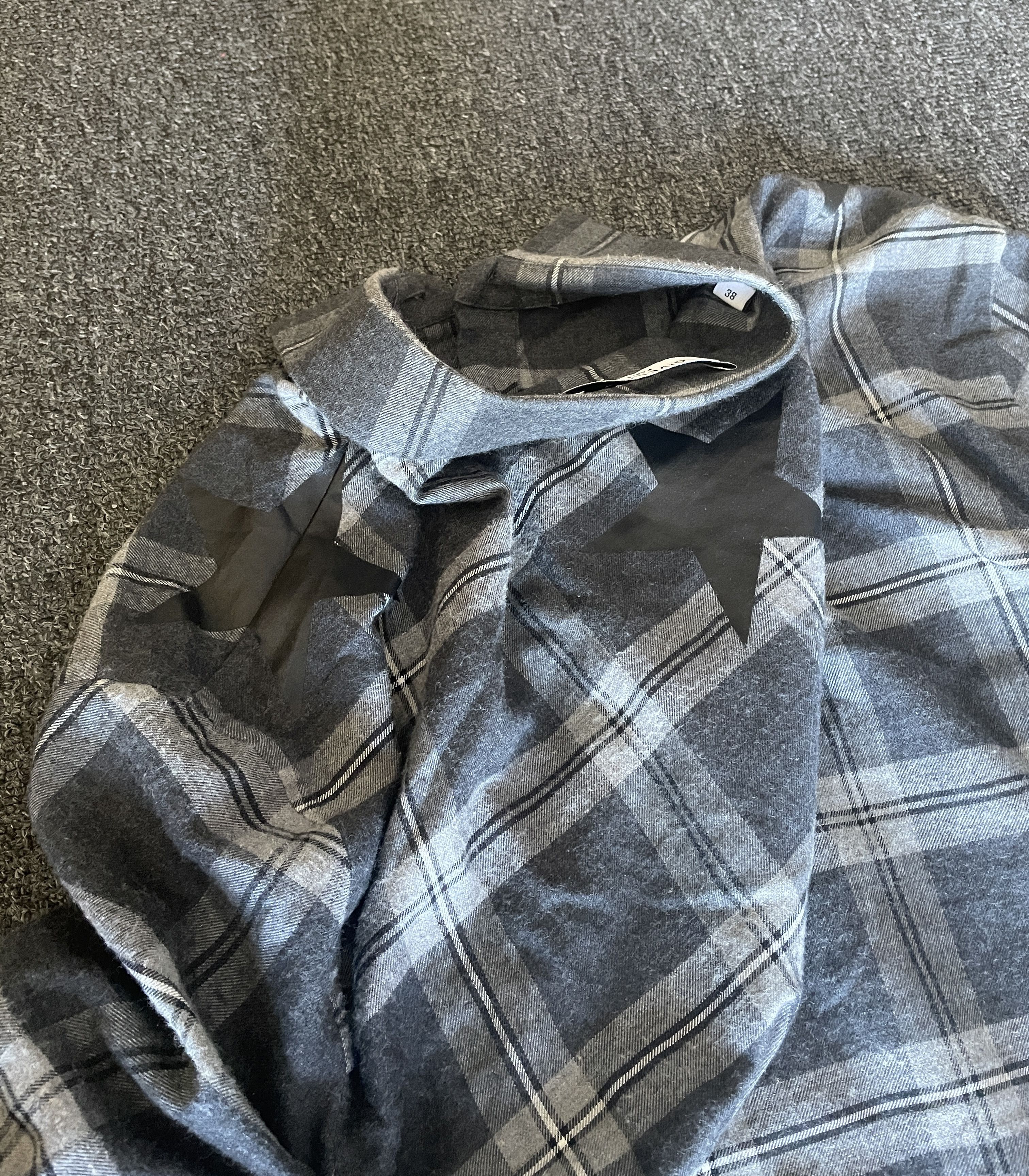 Givenchy Givenchy men's star long shirt size 38/L Size US L / EU 52-54 / 3 - 3 Thumbnail