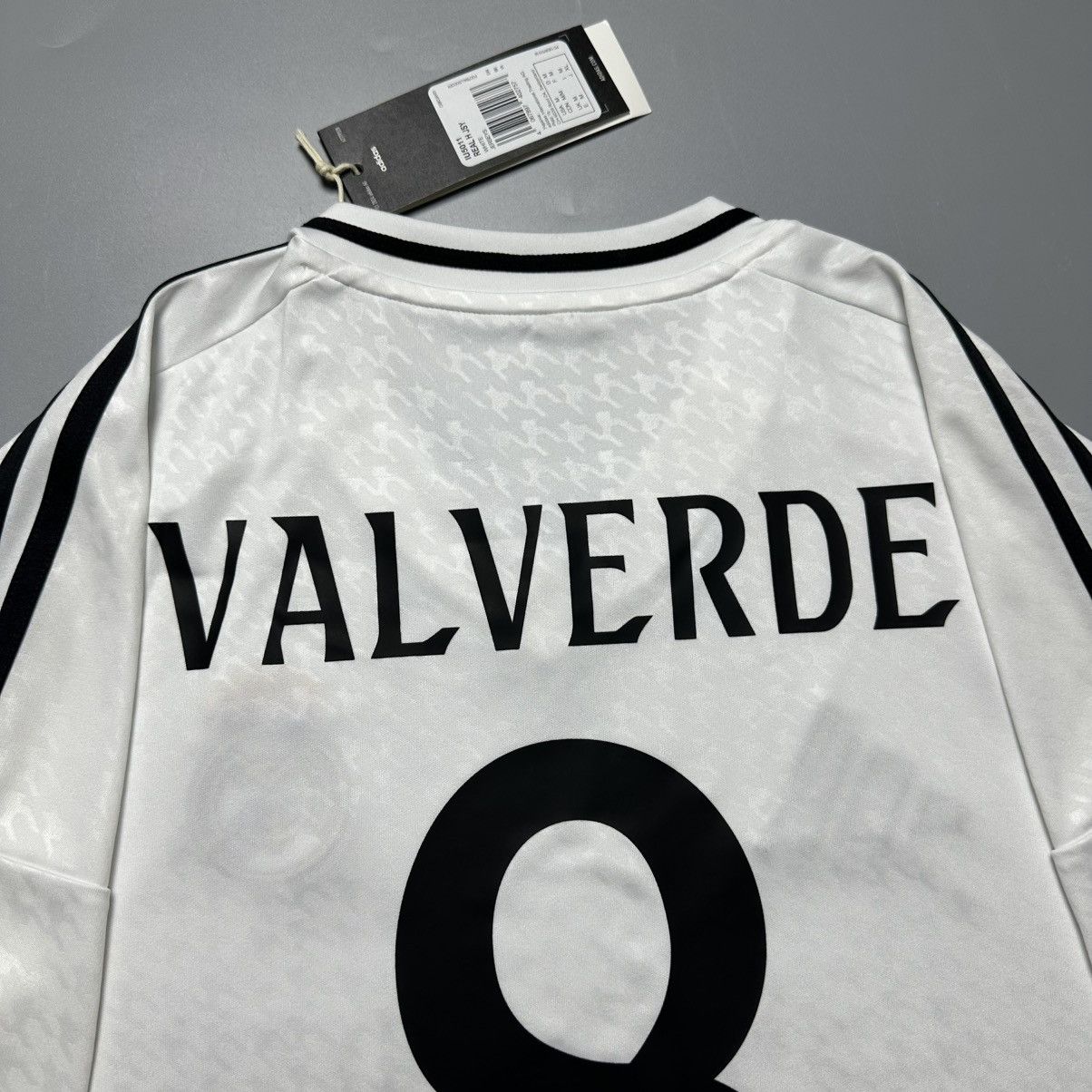 Adidas REAL MADRID ADIDAS 2024/2025 SOCCER HOME JERSEY #8 VALVERDE Size US M / EU 48-50 / 2 - 10 Thumbnail