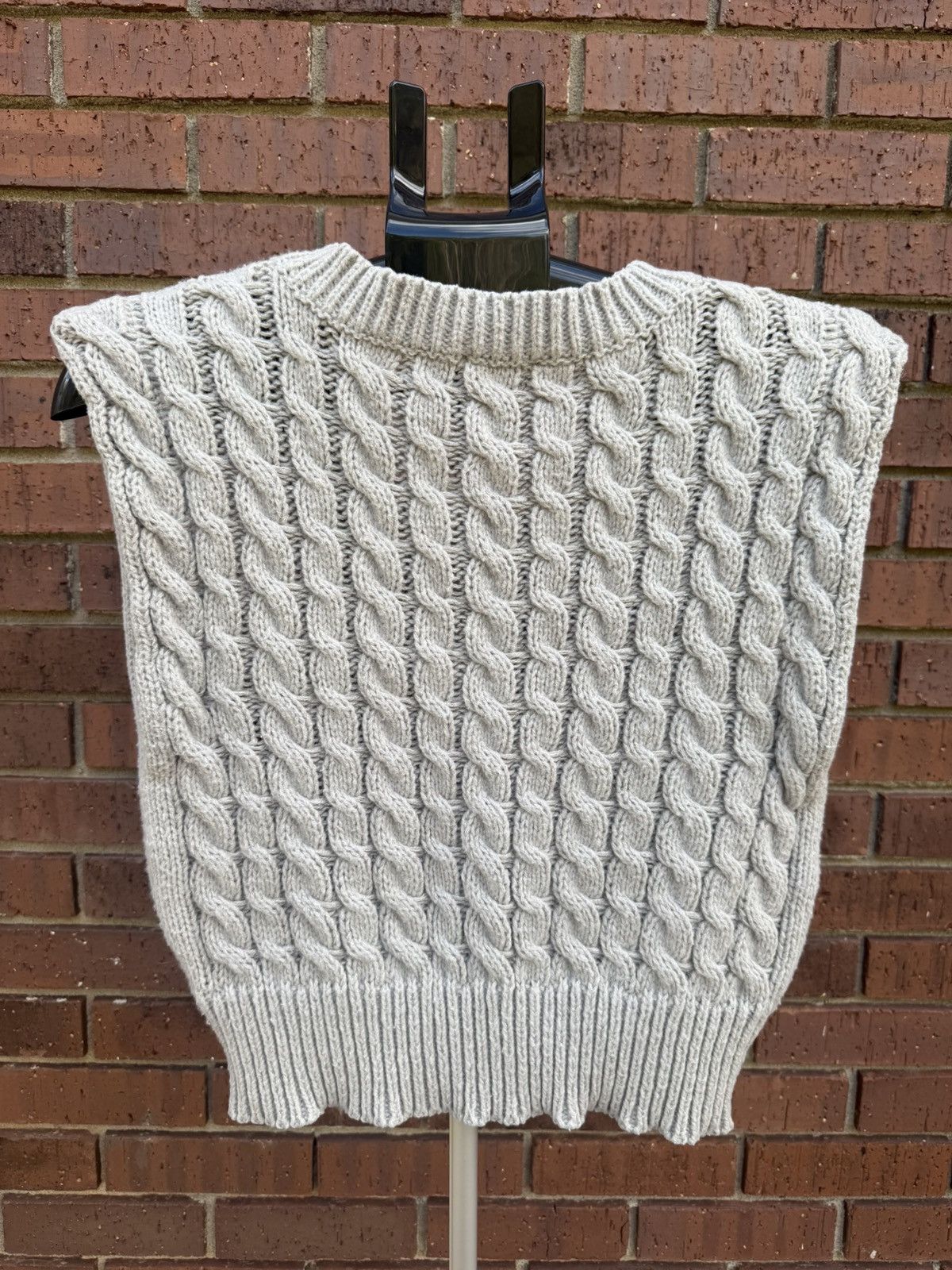 Other Very J Sleeveless Gray Cable Knit Sweater Vest Top Medium Size M / US 6-8 / IT 42-44 - 4 Thumbnail