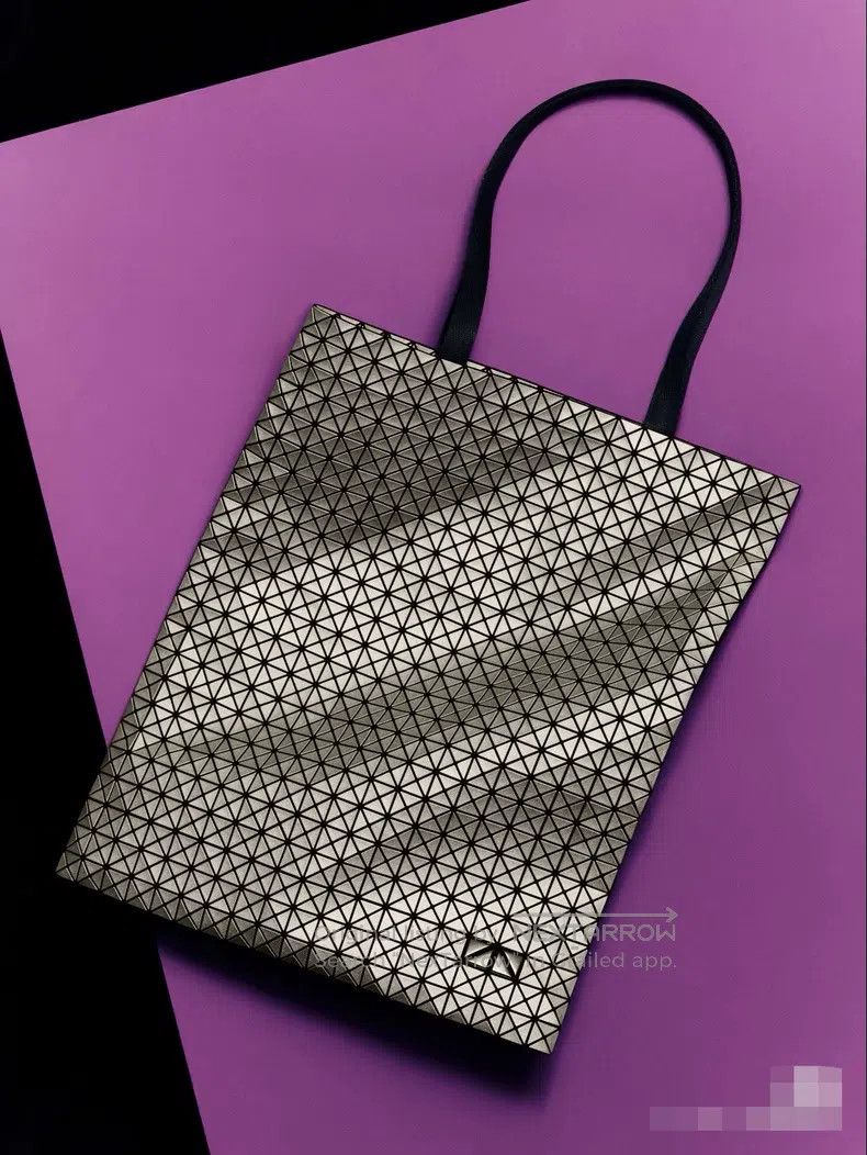 Issey Miyake Issey Miyake Crunchy Tote Bag, Silver Size ONE SIZE - 3 Thumbnail