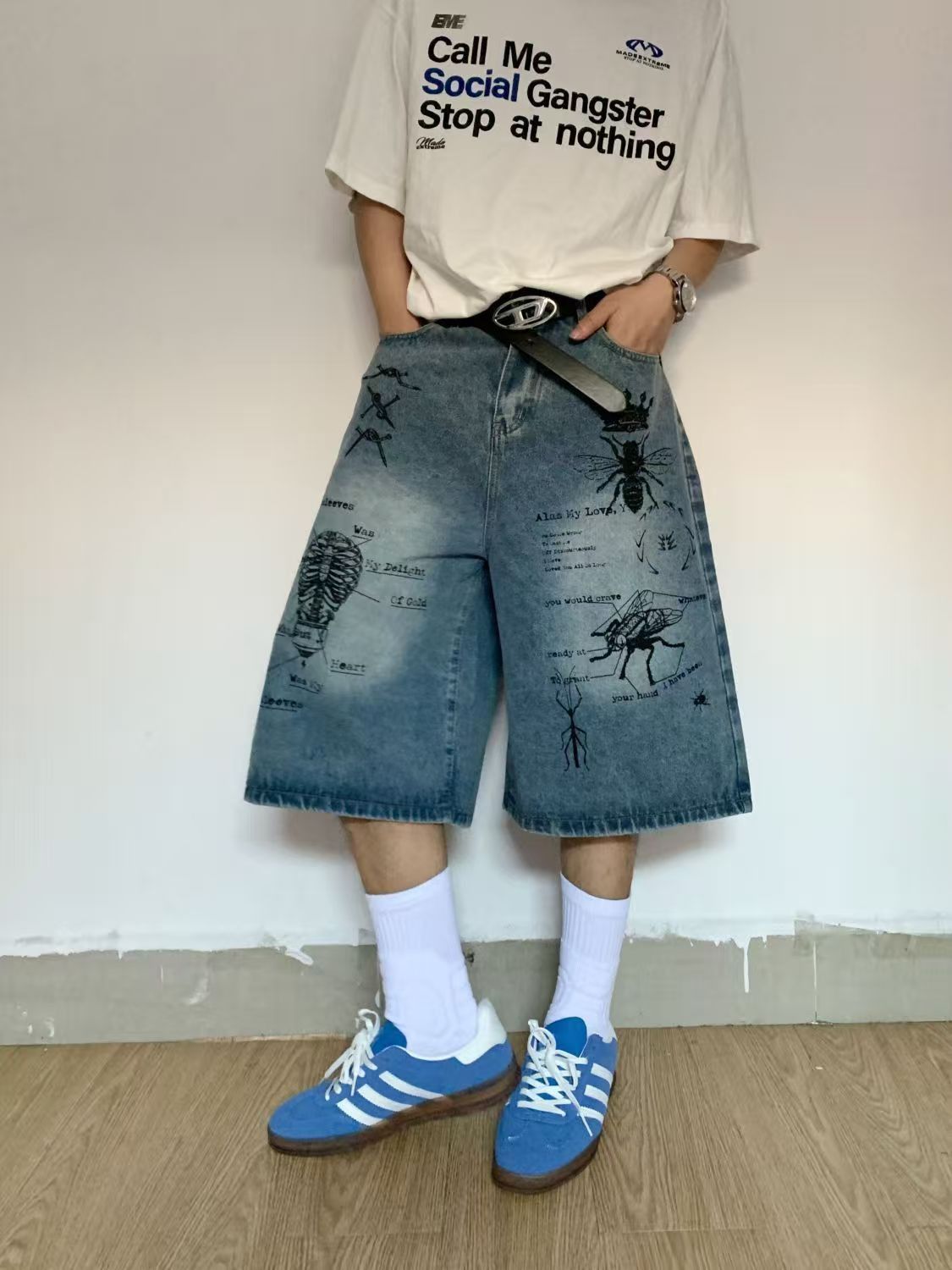 Vintage Blue Washed Vintage Insect-Print Denim Shorts Size US 32 / EU 48 - 2 Thumbnail