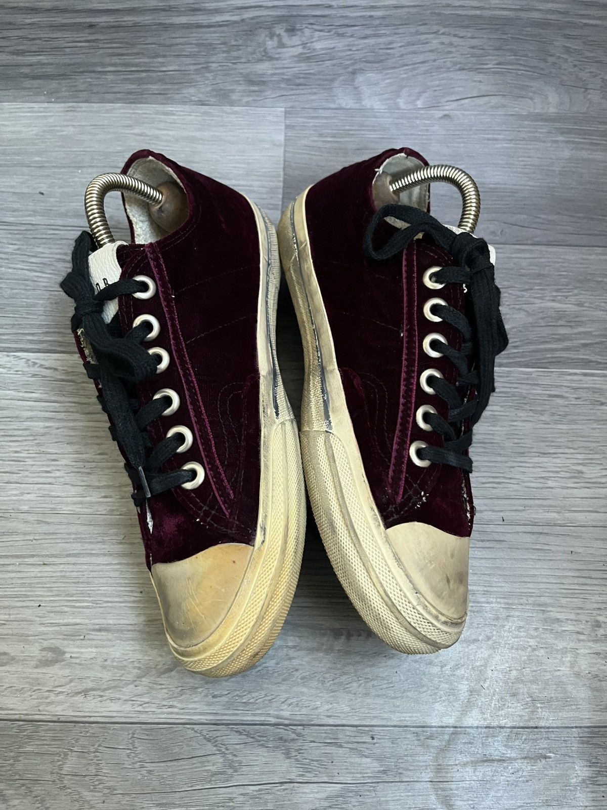 Golden Goose Golden star v-star velvet low top sneakers sz 39 Size US 9 / IT 39 - 9 Thumbnail