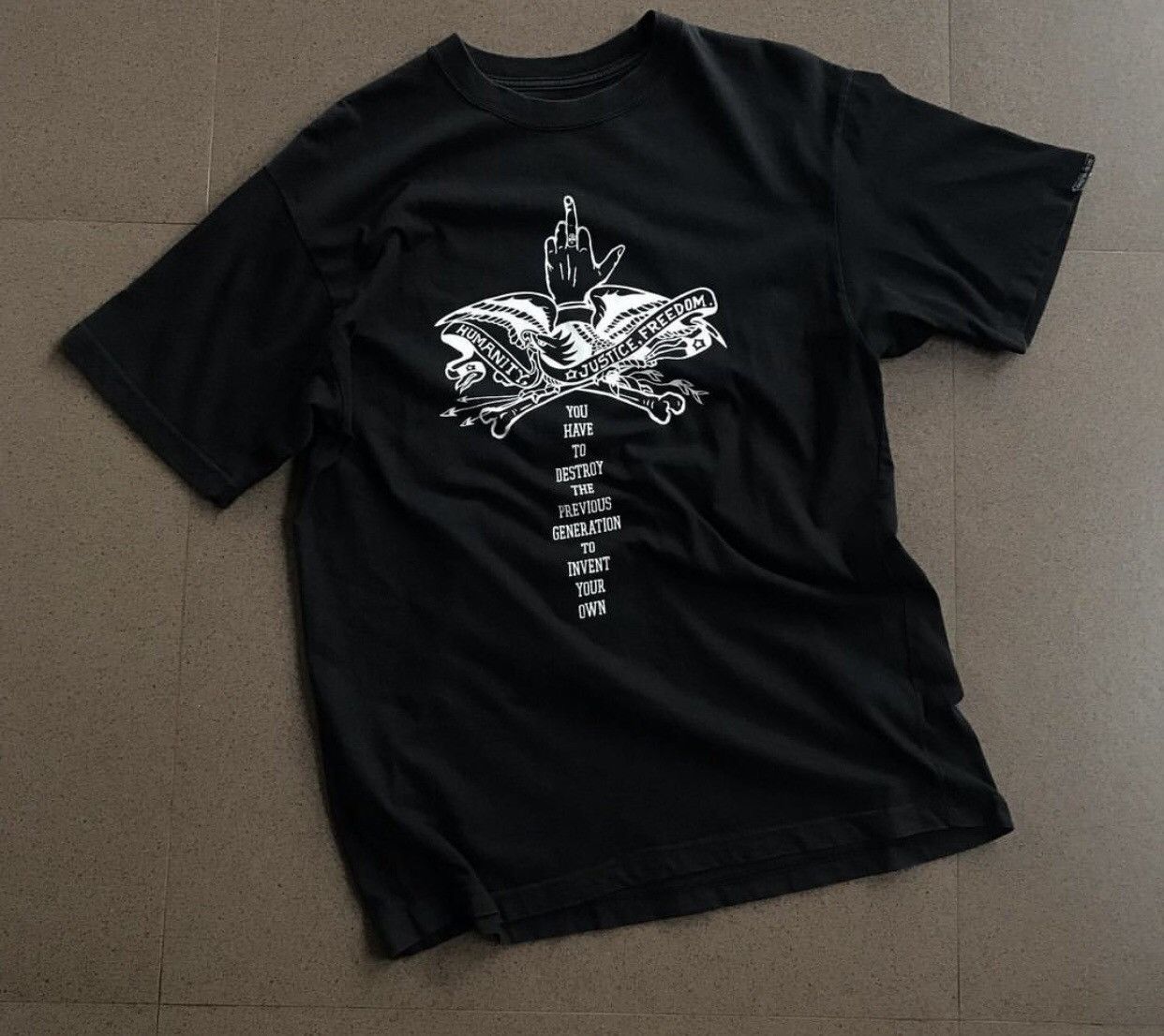 Japanese Brand × Neighborhood × Vintage VINTAGE NEIGHBORHOOD FIGHT ALONE TEE Size US L / EU 52-54 / 3 - 2 Thumbnail