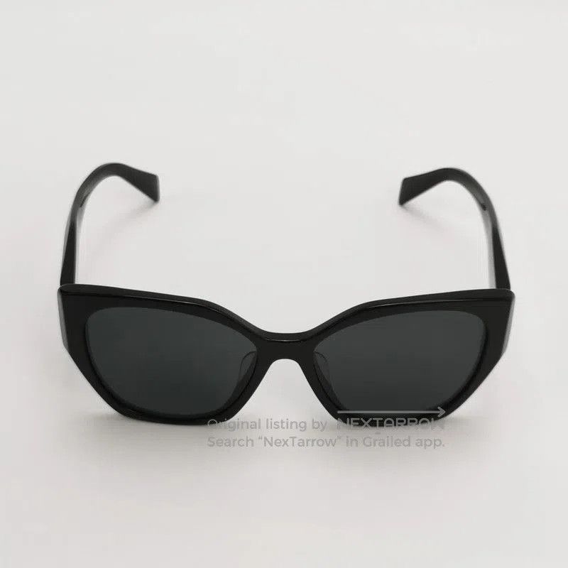 Prada Prada Oversized Black Frame Sunglasses with Logo. Size ONE SIZE - 2 Thumbnail