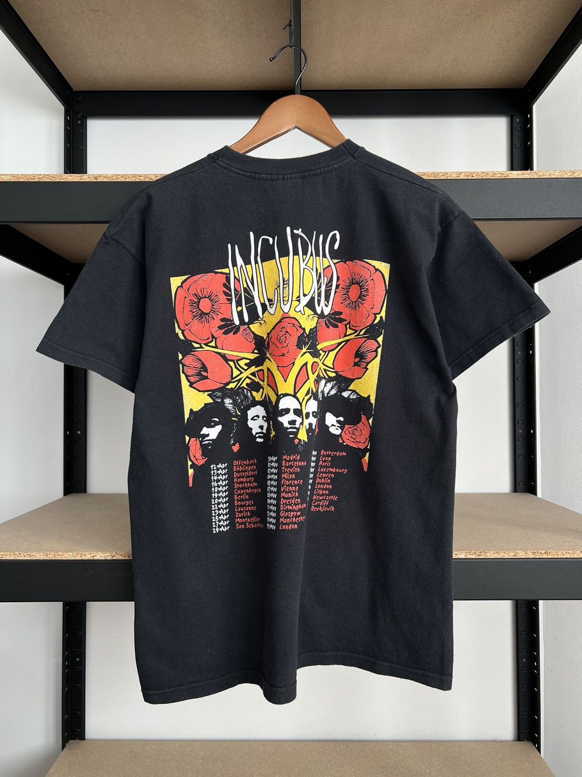 Band Tees Vintage 2004 Incubus A Crow Left of the Murder Tour T-shirt Size US L / EU 52-54 / 3 - 4 Thumbnail