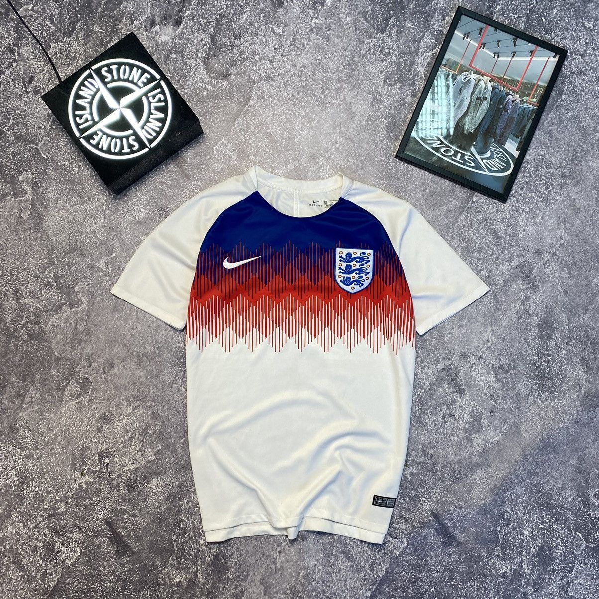 Vintage Men’s Nike FC England National Football team jersey Size US S / EU 44-46 / 1 - 2 Thumbnail