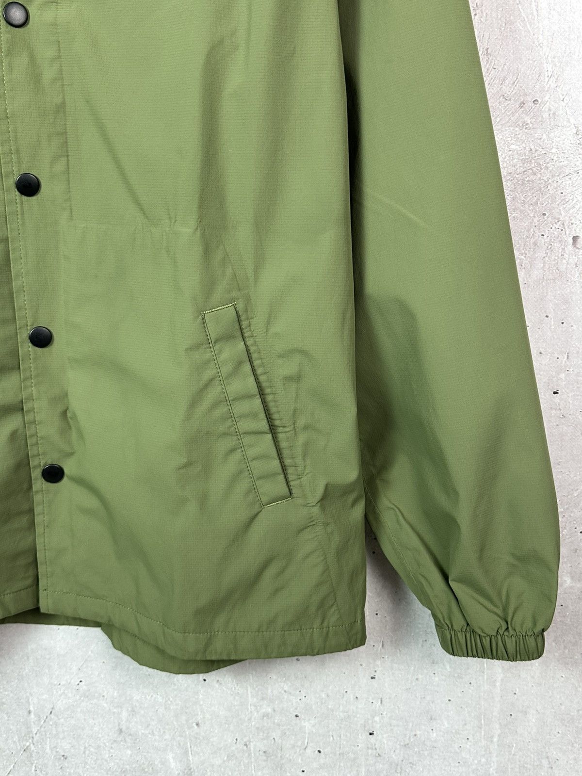 Undercover Undercover Jun Takahashi Green Coach Hooded Nylon Jacket Size US L / EU 52-54 / 3 - 7 Thumbnail