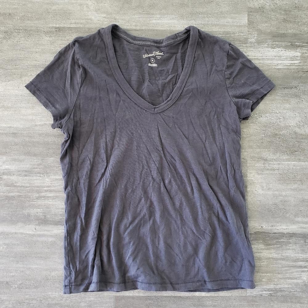Designer Dark Grey UT Vneck Short Sleeve Size XS / US 0-2 / IT 36-38 - 1 Thumbnail