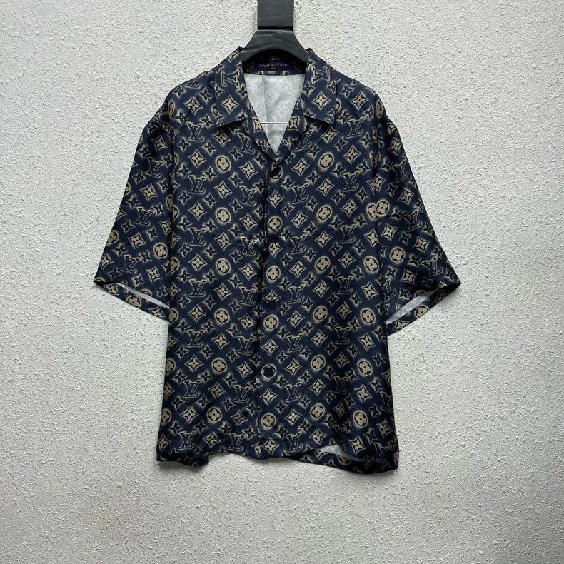 Louis Vuitton Louis Vuitton FW23 Blue Full Print Silk Short Sleeve Shirt Size US L / EU 52-54 / 3 - 2 Thumbnail