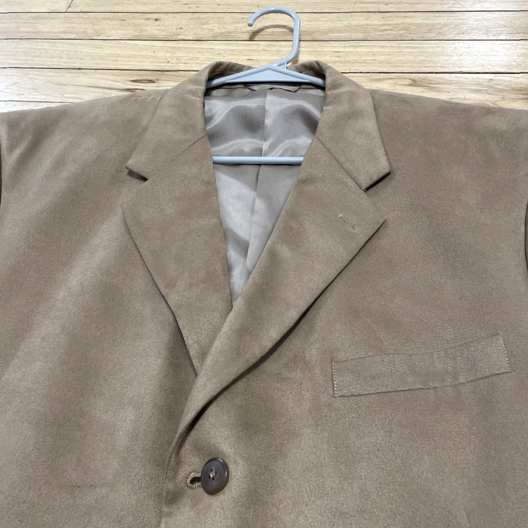 Camel VINTAGE Bert Pulitzer Suede Western Sport Coat Jacket Men 46R Camel Brown Tan Notch Two-Button Blazer Cowboy Rodeo 2 Piece Vintage Mens Size 46R - 4 Thumbnail