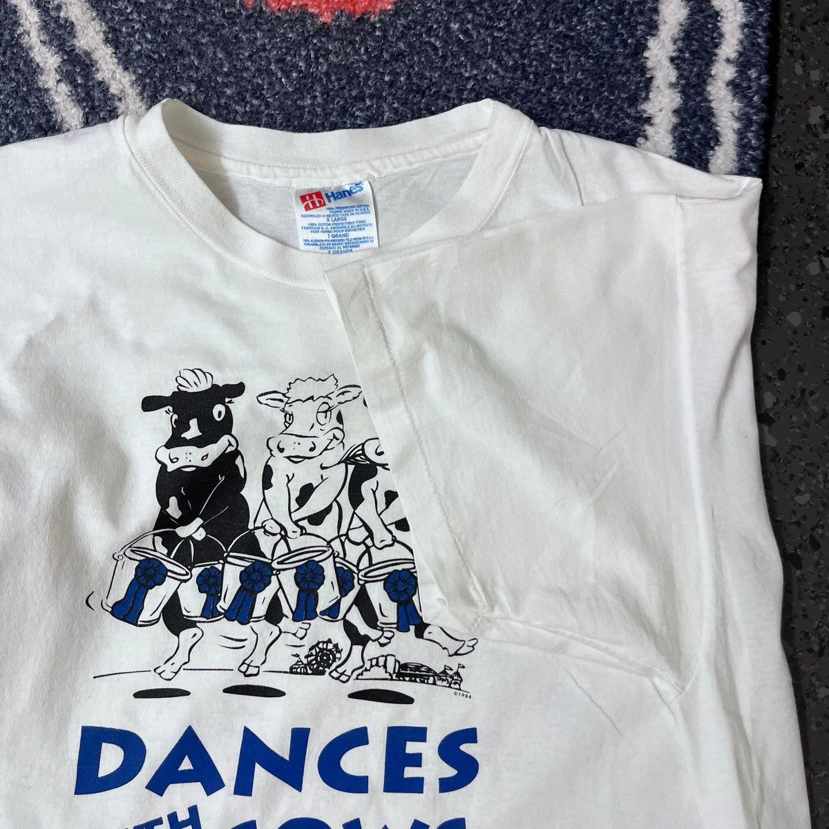 Hanes Vintage single stitch Hanes 'Dances with Cows' Graphic Size US L / EU 52-54 / 3 - 7 Thumbnail