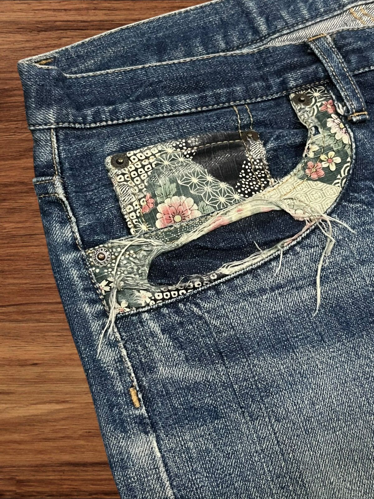 Japanese Brand × Le Grande Bleu (L.G.B.) × Takeo Kikuchi Vintage Takeo Kikuchi Japan Sakura Sukajan Selvedge Jeans Size US 33 - 9 Thumbnail