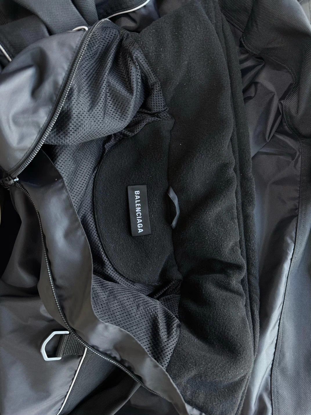 Balenciaga Balenciaga Half-Zip Logo Waterproof Hoodie Jacket M Black Size US S / EU 44-46 / 1 - 4 Thumbnail