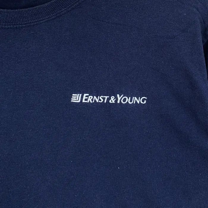 Vintage Vintage 90’ ERNST & YOUNG Big Four Accounting Tee Shirt Size US S / EU 44-46 / 1 - 3 Thumbnail