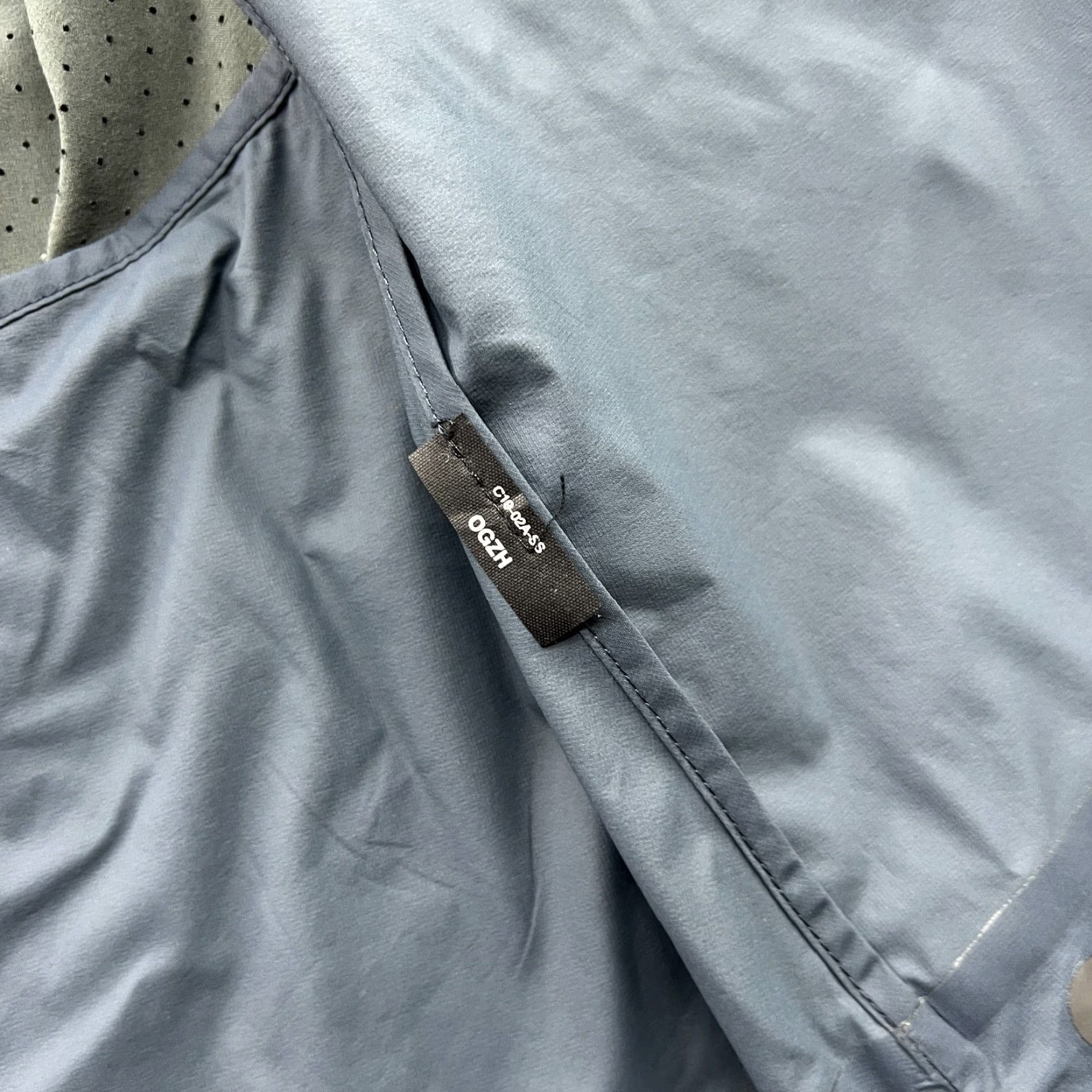 Vintage ON CloudsWeather Vest Womens Large Gray Sleeveless Gilet Jacket On Running On Clouds Regular Women's Vest Weather Vest Gray Large Wool? Size L / US 10 / IT 46 - 6 Thumbnail