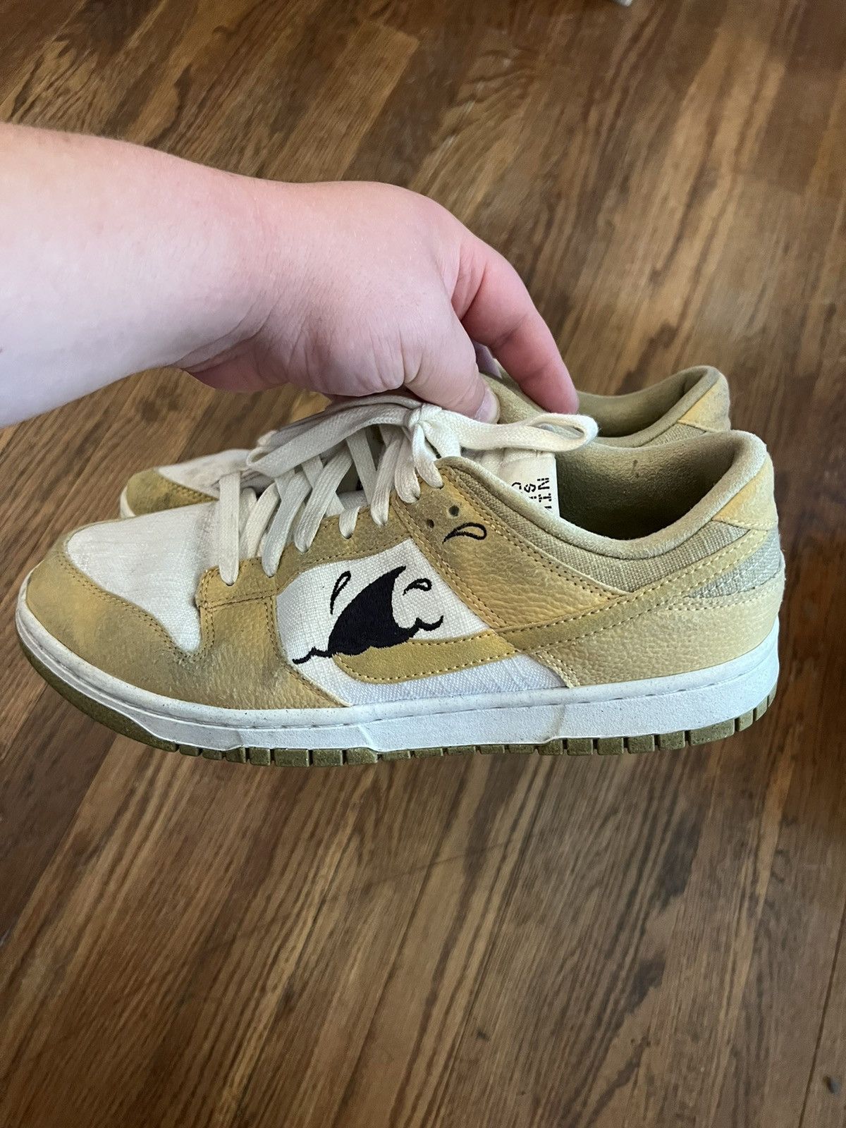 Nike SIZE 9.5 NIKE DUNK LOW RETRO NEXT NATURE SUN CLUB SHARK FIN Size US 9.5 / EU 42-43 - 8 Thumbnail