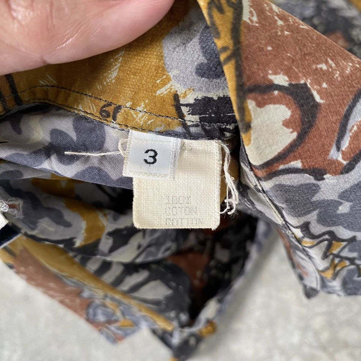 Yves Saint Laurent Vintage 90’s YSL Pour Homme Batik Abstract Button Ups Shirts Size US L / EU 52-54 / 3 - 19 Thumbnail