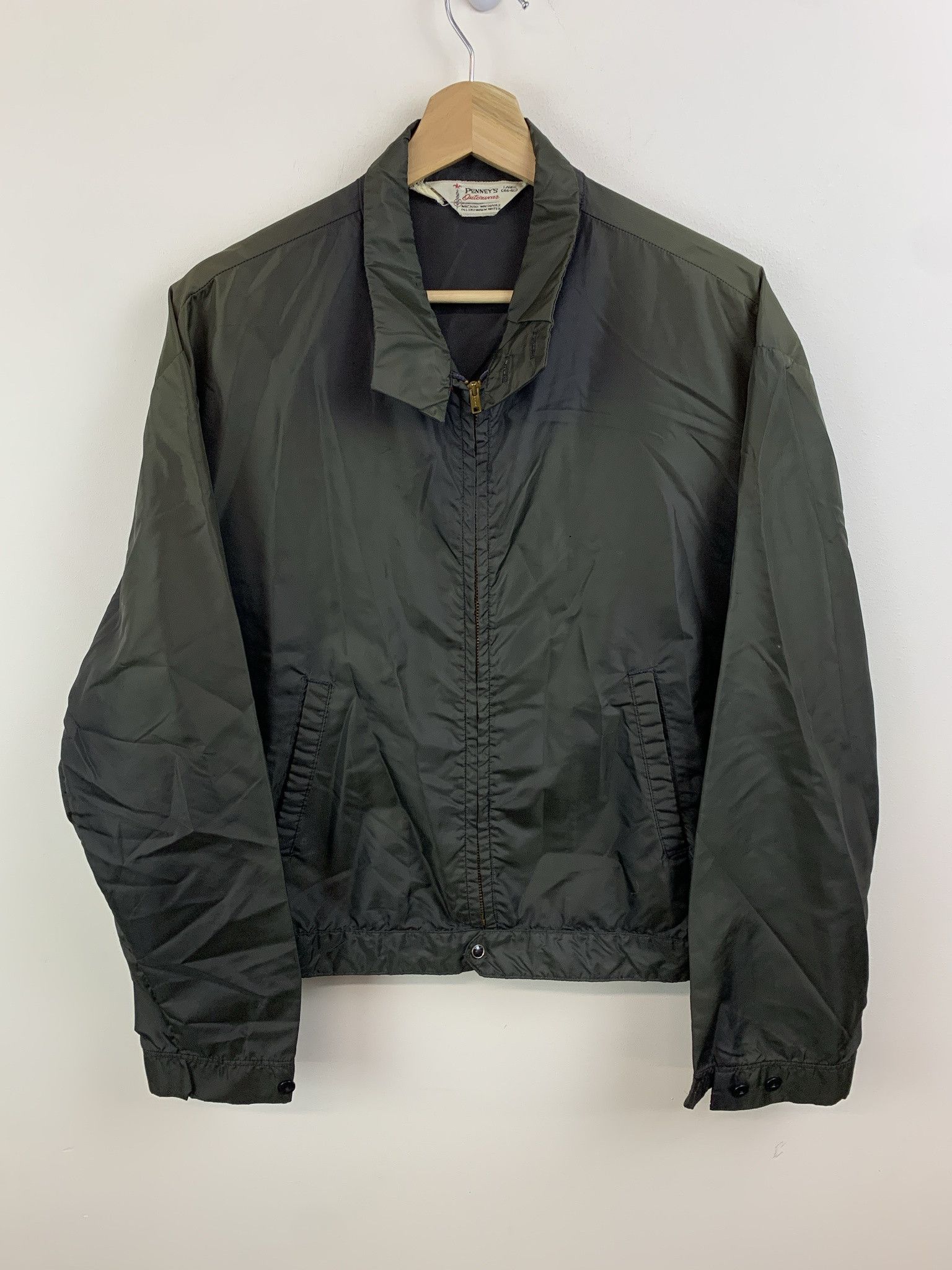 Vintage Vintage 1980s Penny's Sun Fade Black Light Jacket Windbreaker Size L Size US L / EU 52-54 / 3 - 1 Thumbnail