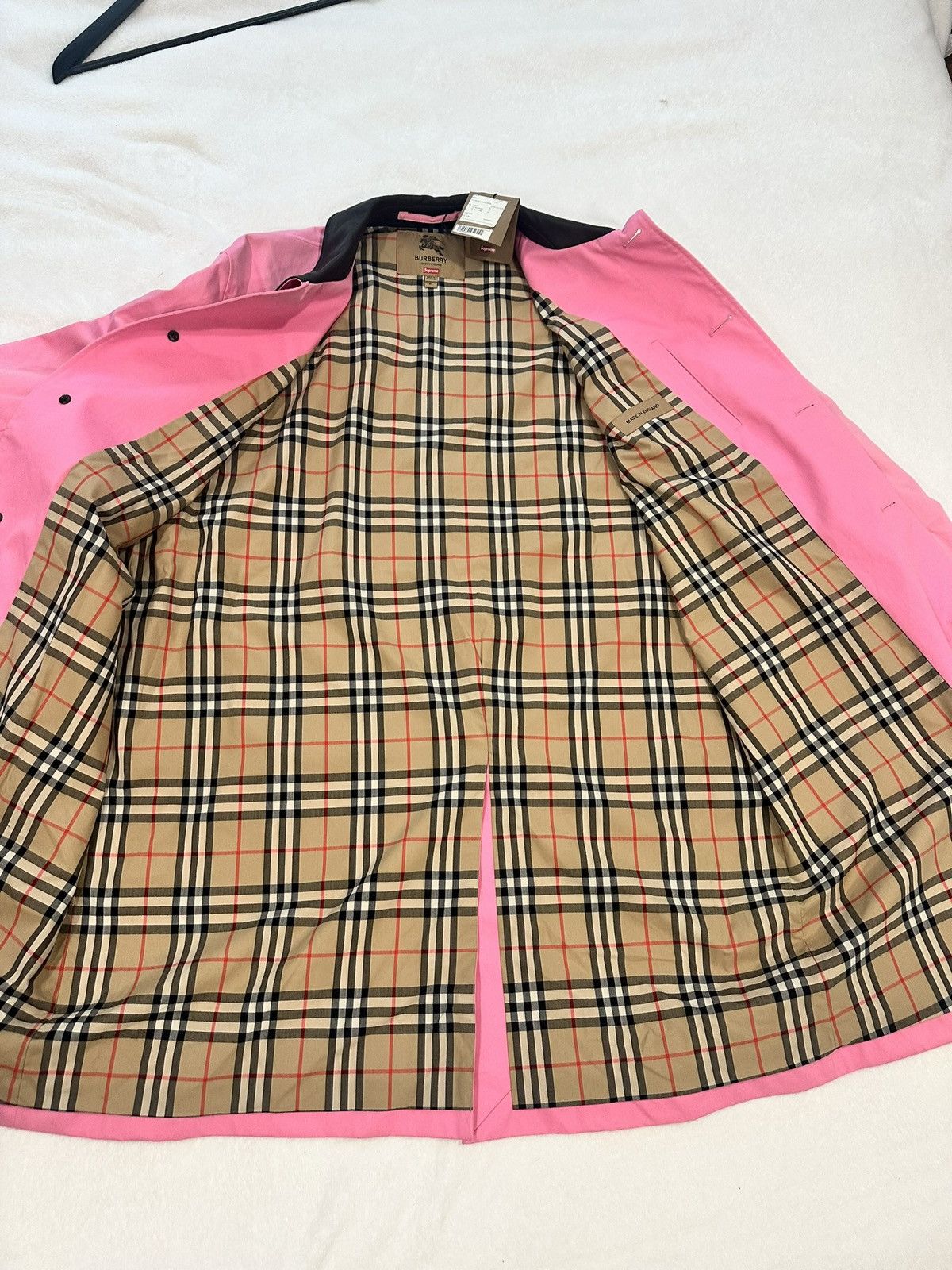 Burberry × Supreme Supreme X Burberry, pink trenchcoat size XL brand new Size US XL / EU 56 / 4 - 12 Thumbnail