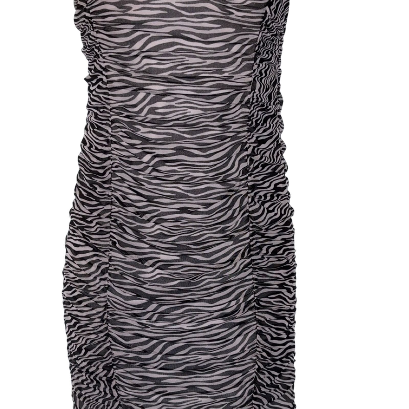 Forever 21 Forever 21 Black/White Zebra Mini Dress - Medium Size M / US 6-8 / IT 42-44 - 2 Thumbnail