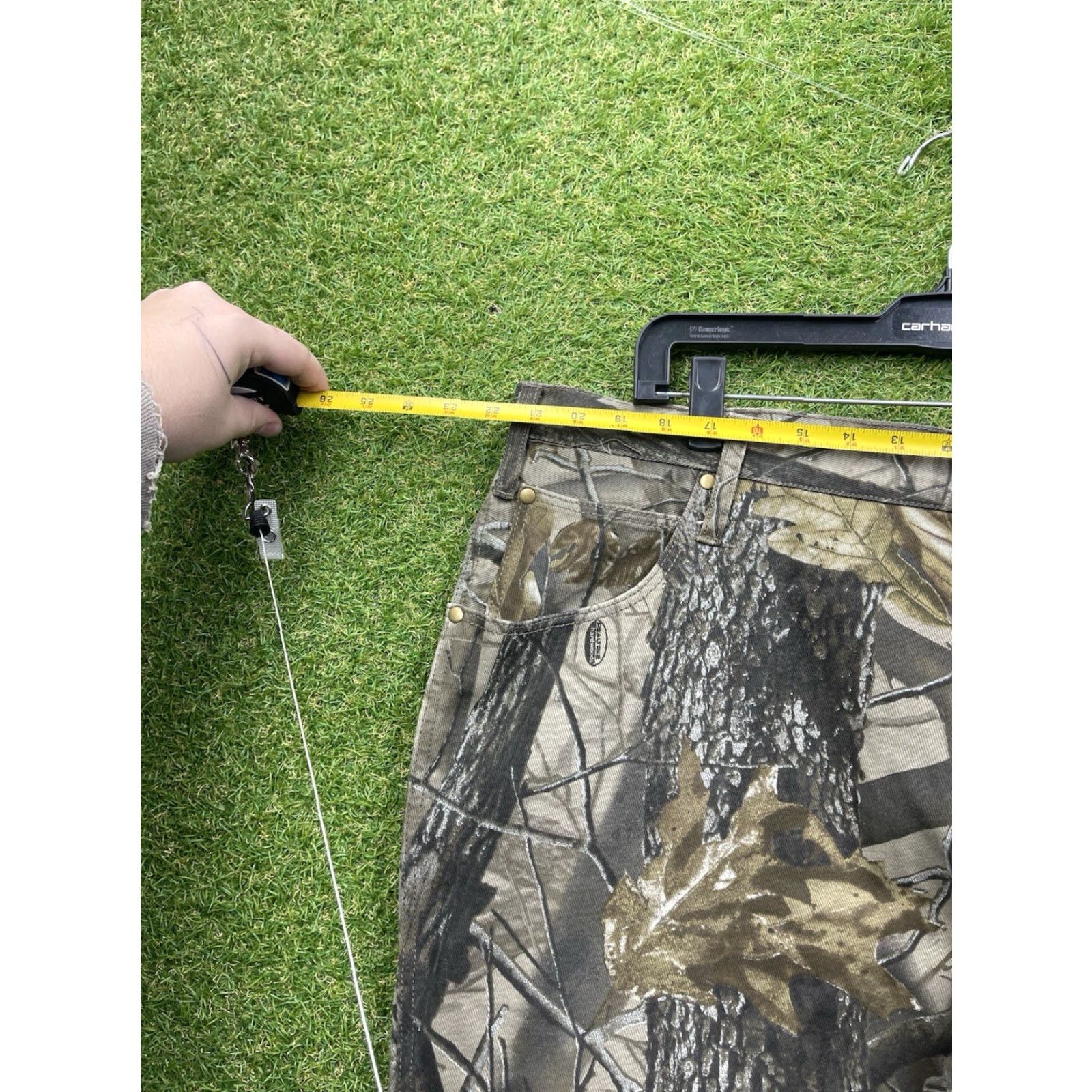 Wrangler VINTAGE Wrangler Realtree Camo Pants Mens 44x32 Carpenter Regular Camouflage Five-Pocket Denim 90s Outdoors USA Wrangler Realtree Hardwoods Mens Size US 44 / EU 60 - 2 Thumbnail