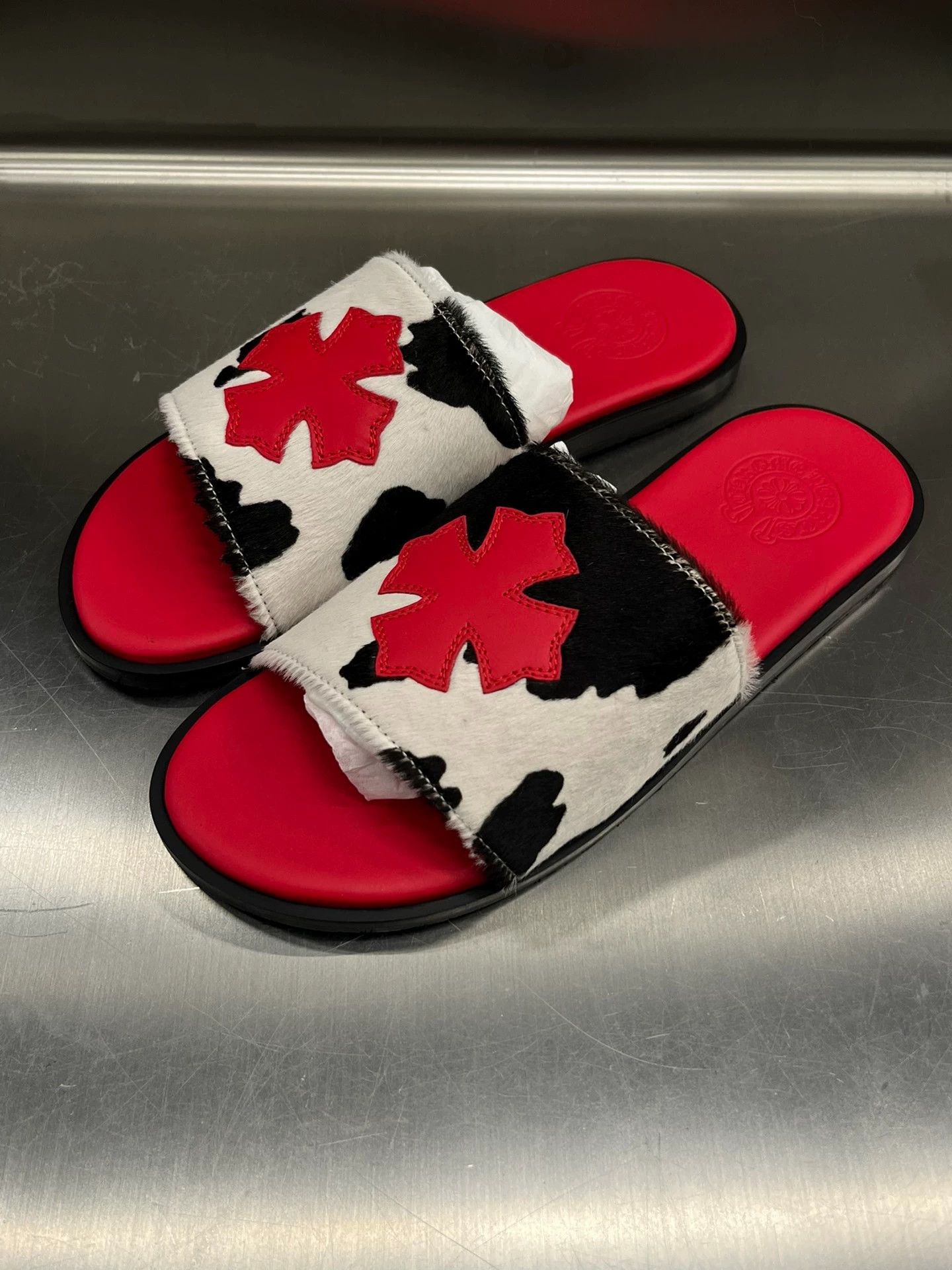 Chrome Hearts Chrome Hearts Red Cow & Horsehair Cross Floral Applique Size US 11 / IT 41 - 2 Thumbnail