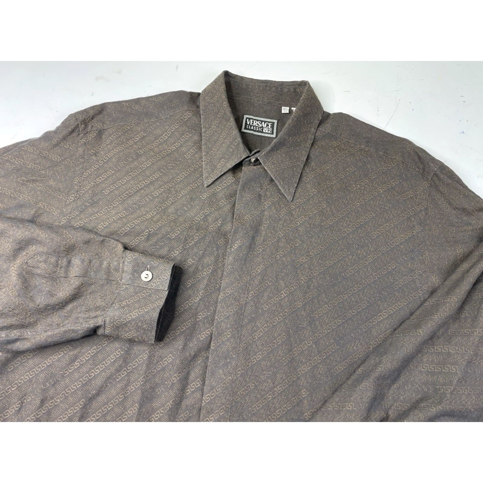 Versace VINTAGE Versace Dress Shirt Men Size 16.5/42 Brown Cotton Blend Barrel Cuff Button Collared Classic 16.5 Regular All Seasons Medusa Buttons Vintage Size 46R - 2 Thumbnail